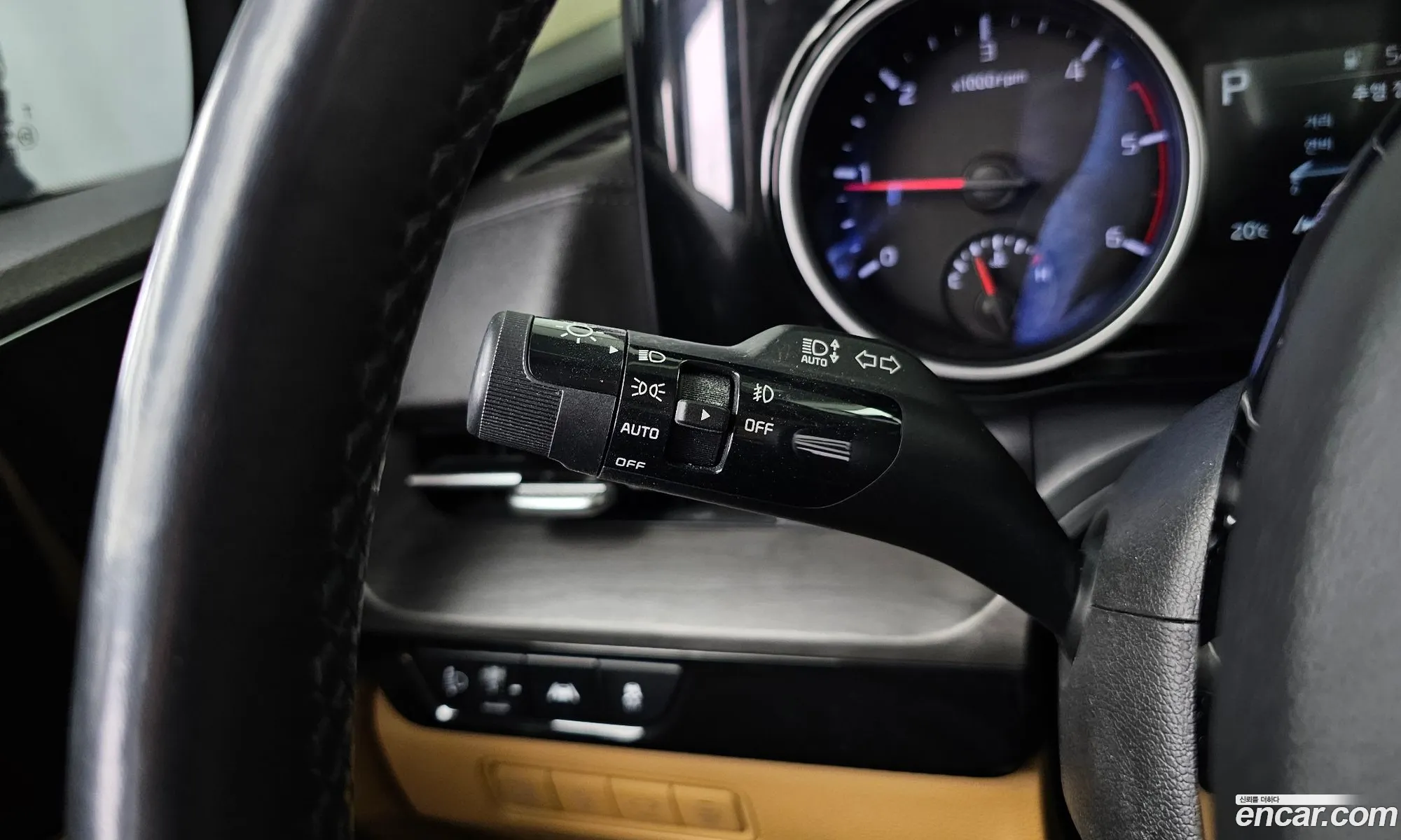 Kia Carnival 2020 KNANC81BBMS026049 — 10