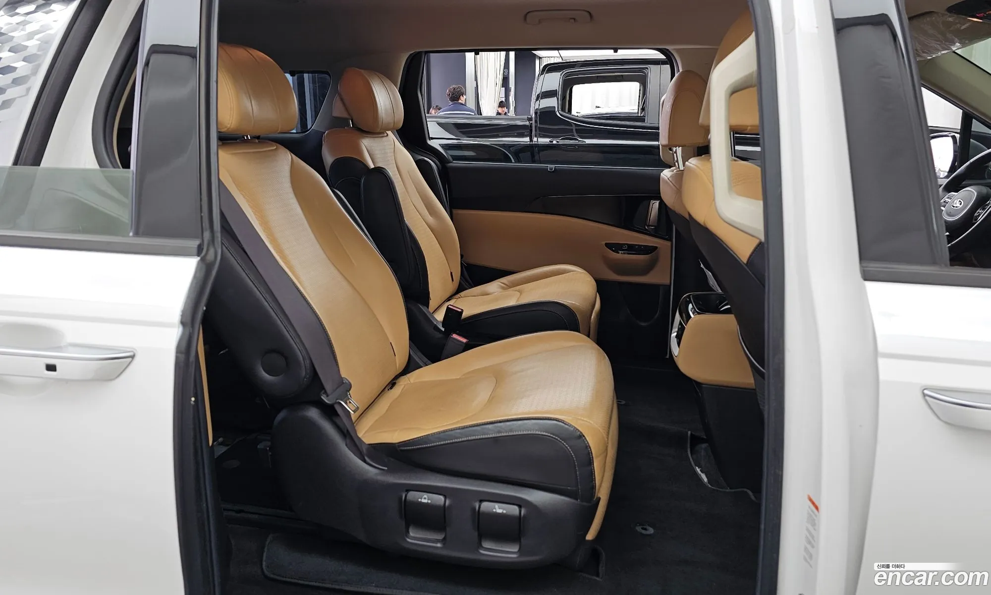 Kia Carnival 2020 KNANC81BBMS026049 — 14