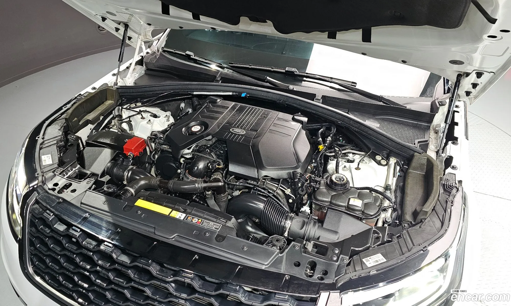 Land Rover Range Rover Velar 2019 — 18