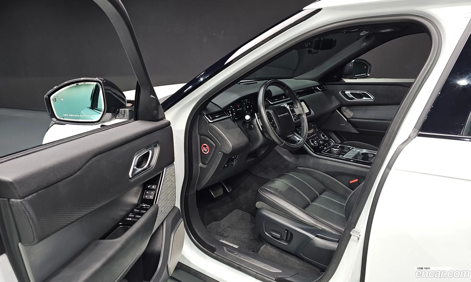 Land Rover Range Rover Velar 2019 — 9