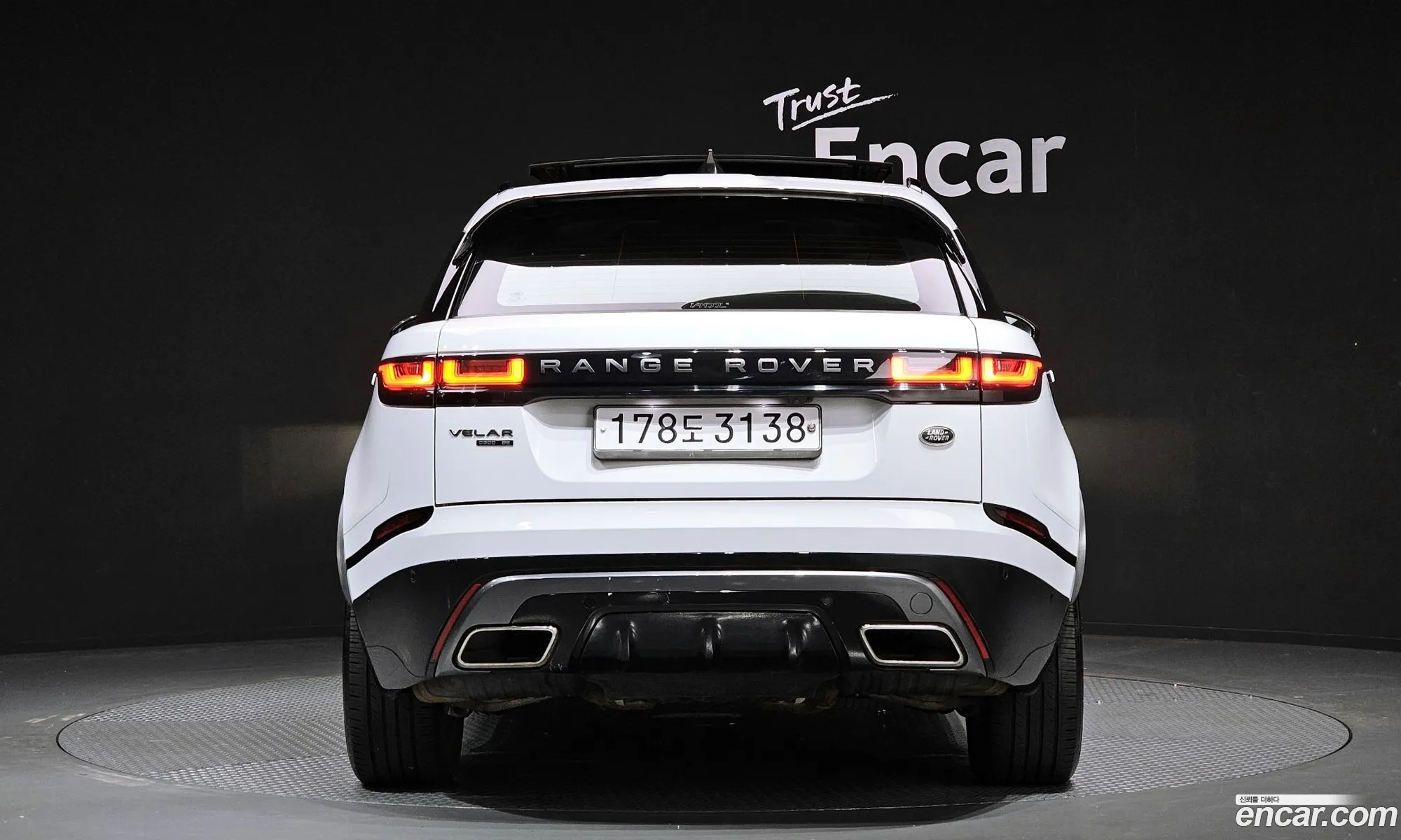 Land Rover Range Rover Velar 2019 — 14