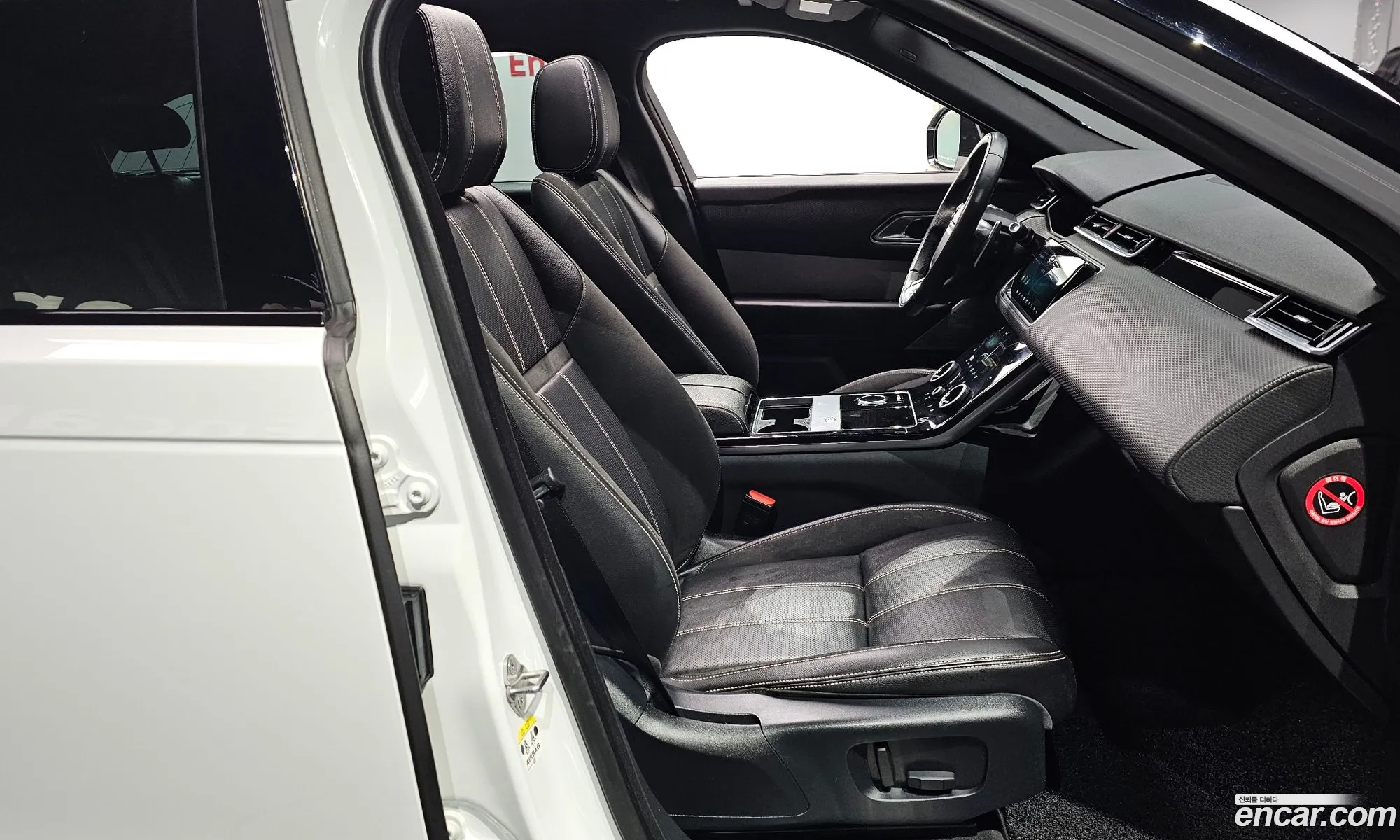 Land Rover Range Rover Velar 2019 — 3