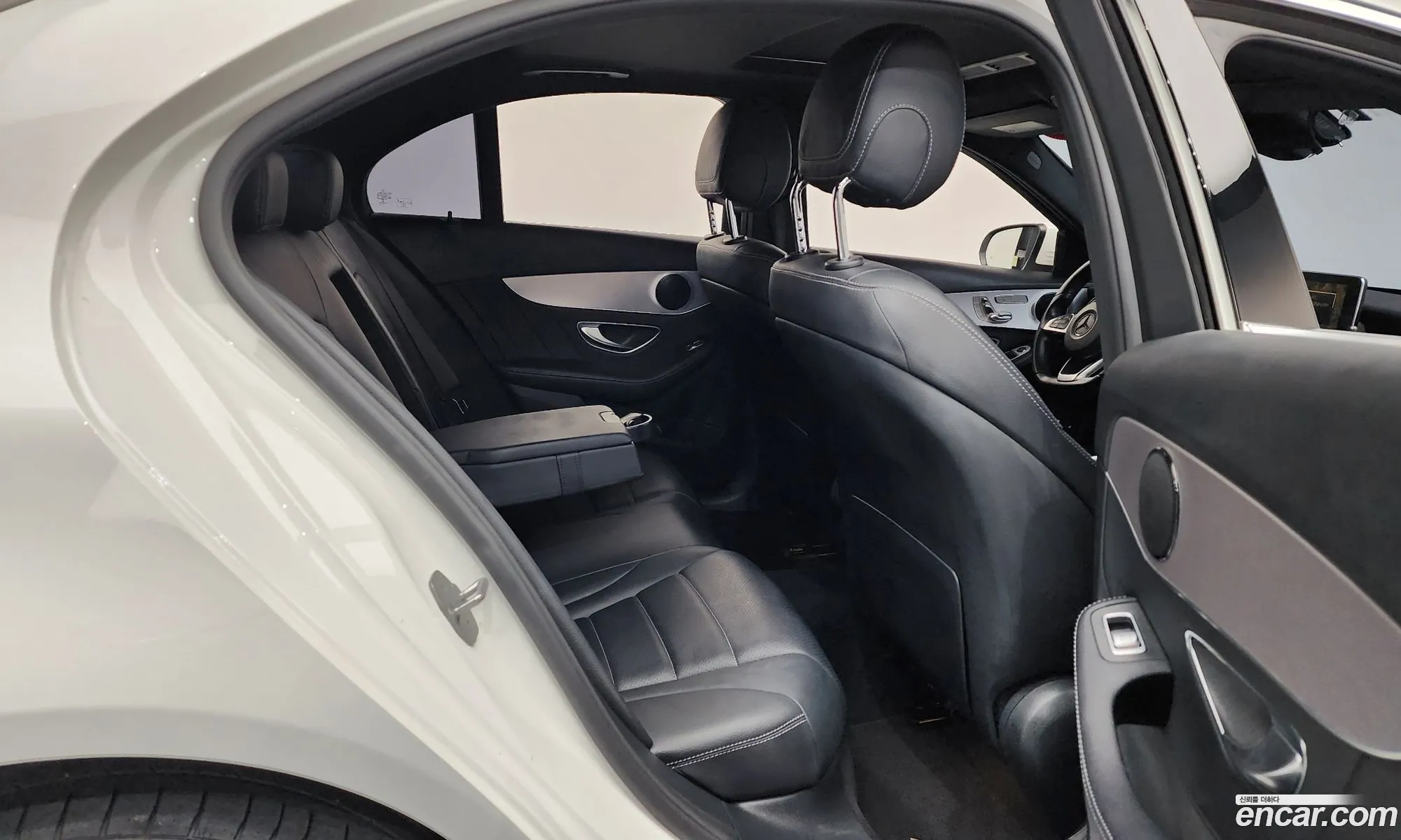 Mercedes-Benz C-Class W205 2018 — 19