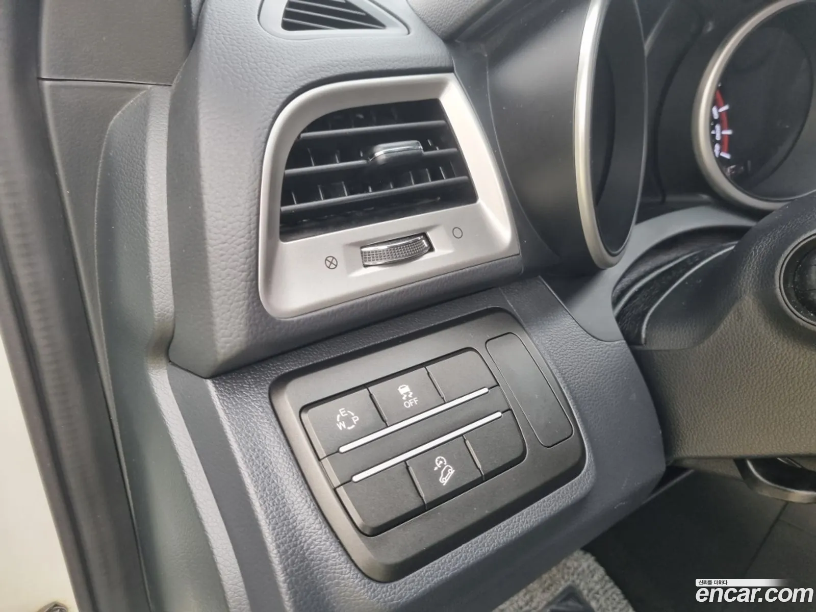 KG Mobility (SsangYong) Tivoli Armour 2019 — 17