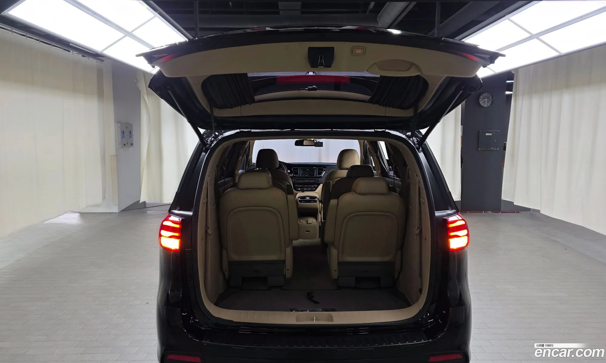 Kia Carnival 2019 — 2