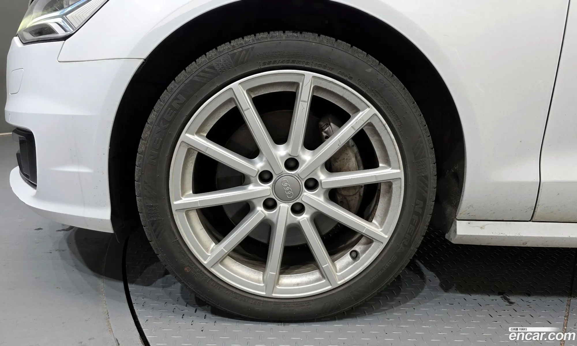Audi A6 2016 WAUZZZ4G1GN081917 — 2
