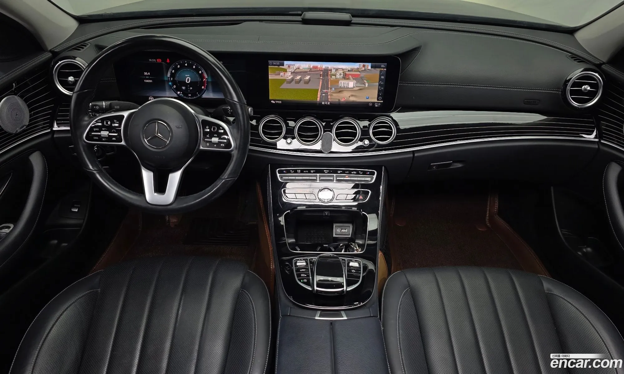 Mercedes-Benz E-Class W213 2019 WDDZF6JB4KA696955 — 18