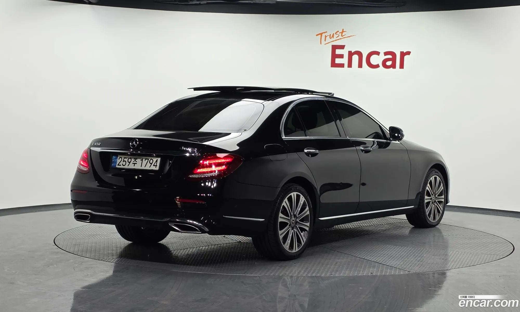 Mercedes-Benz E-Class W213 2019 WDDZF6JB4KA696955 — 14