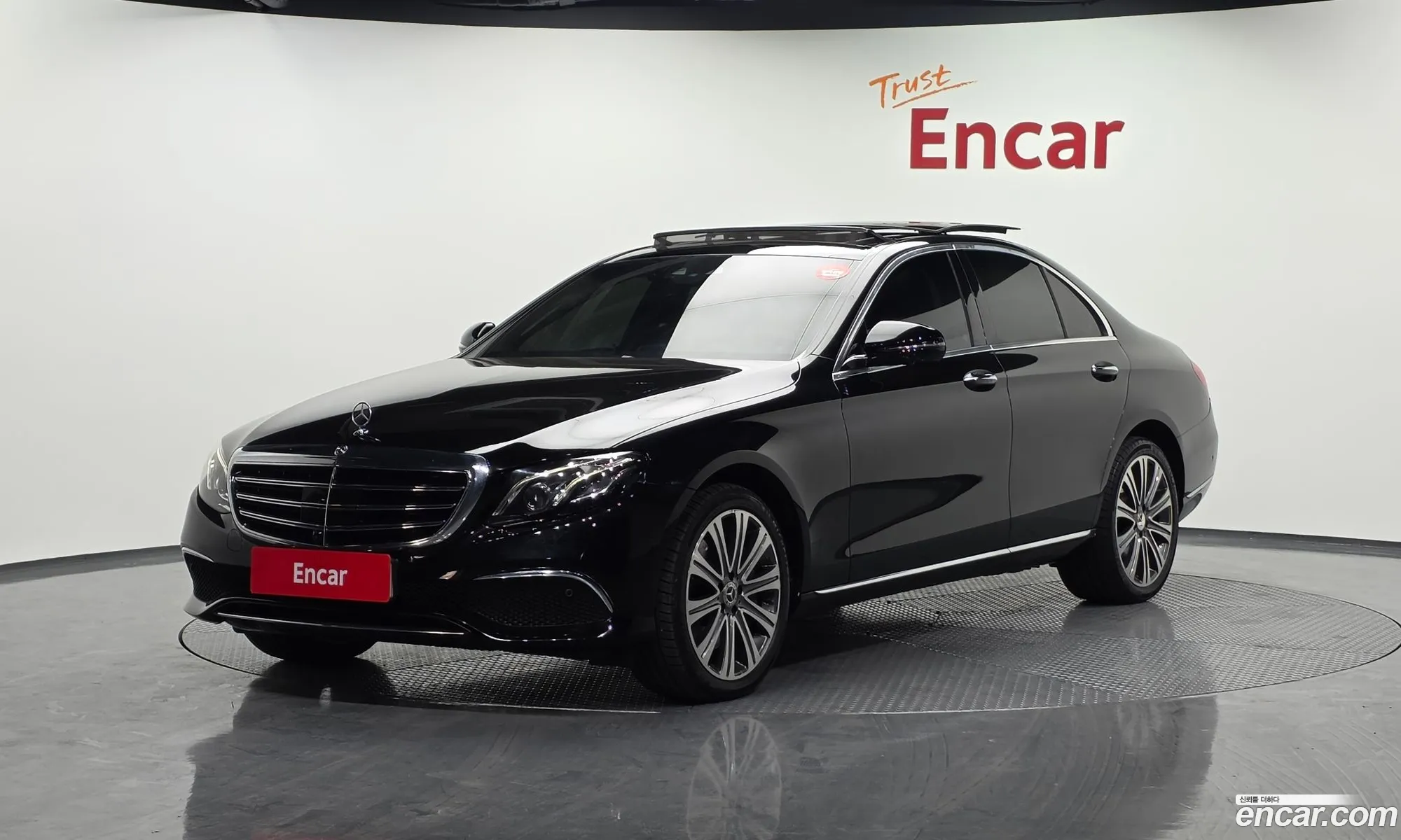 Mercedes-Benz E-Class W213 2019 WDDZF6JB4KA696955 — 17