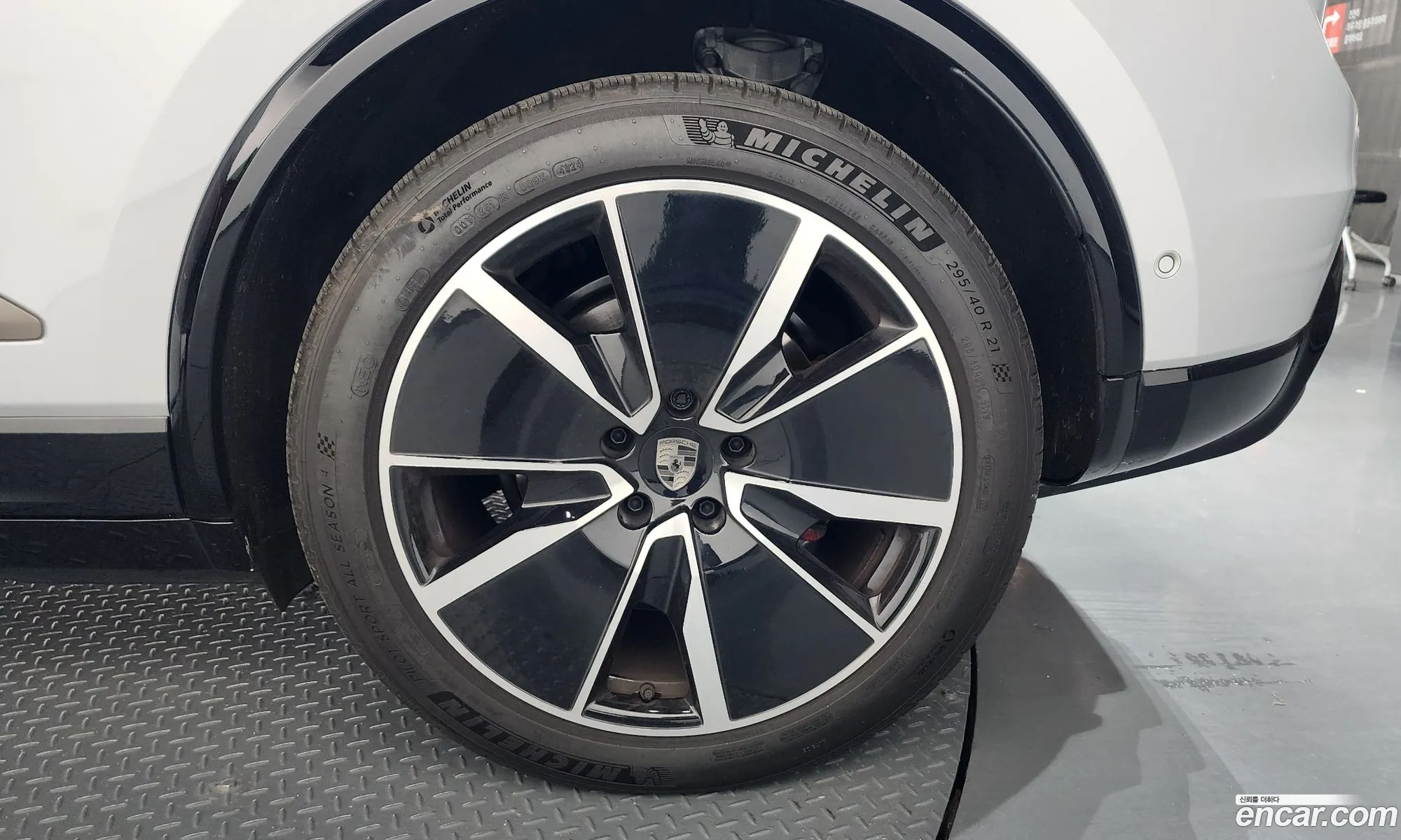 Porsche Macan EV 2025 WP1AC2XA5SL175248 — 17