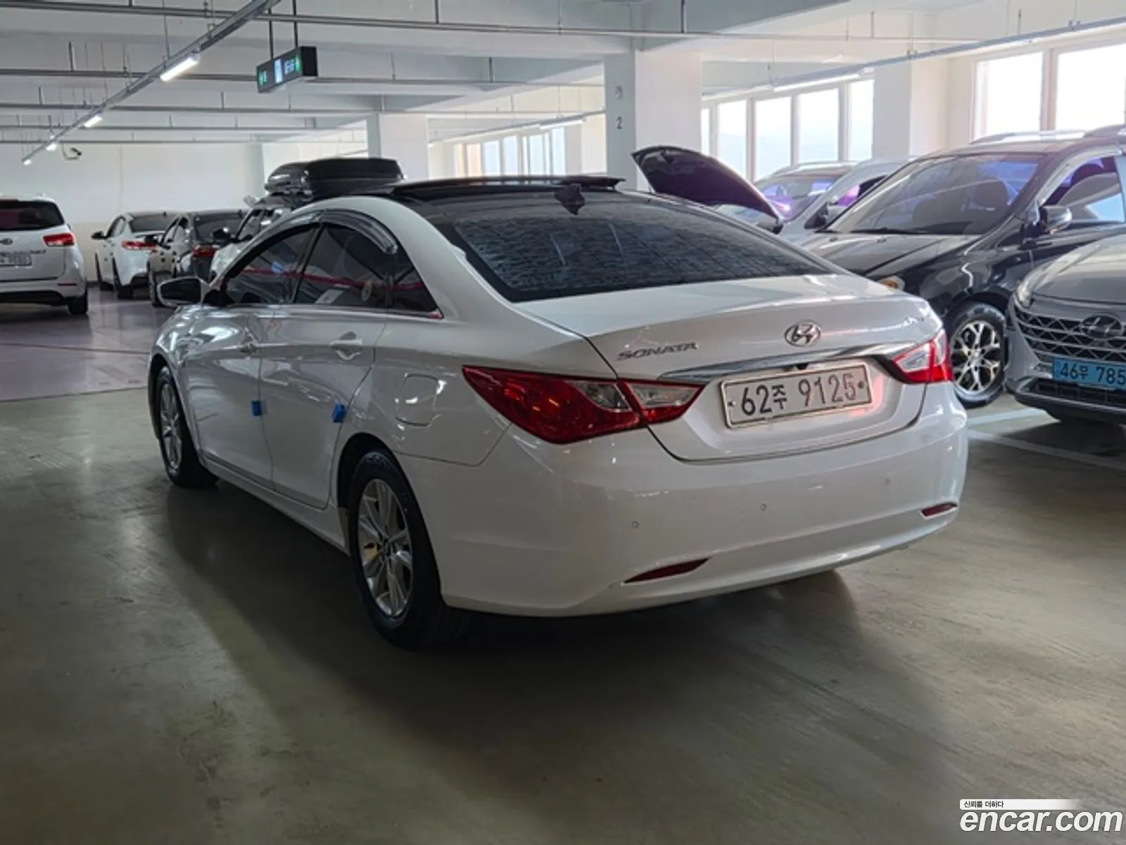 Hyundai YF Sonata 2011 — 10