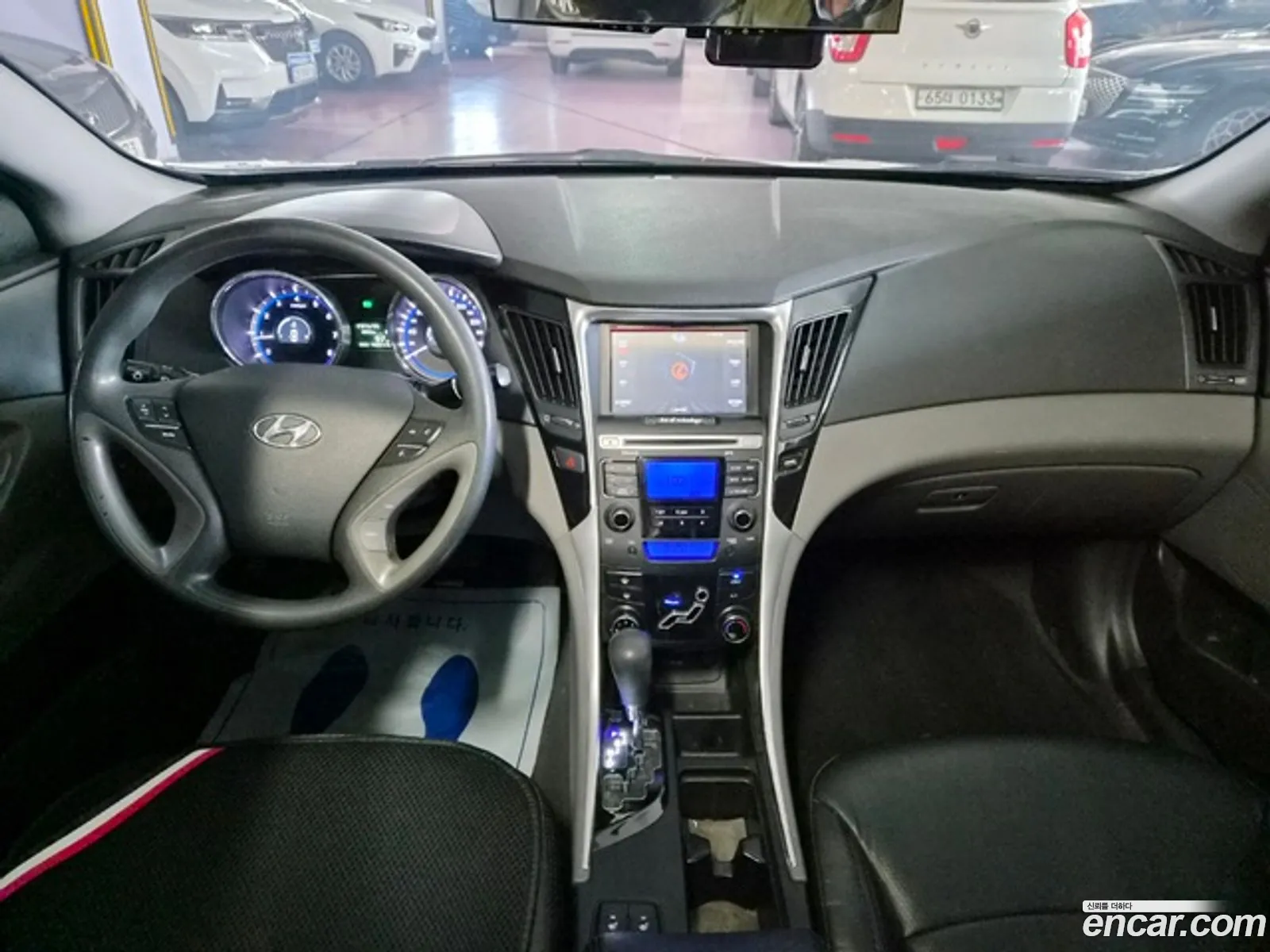 Hyundai YF Sonata 2011 — 15