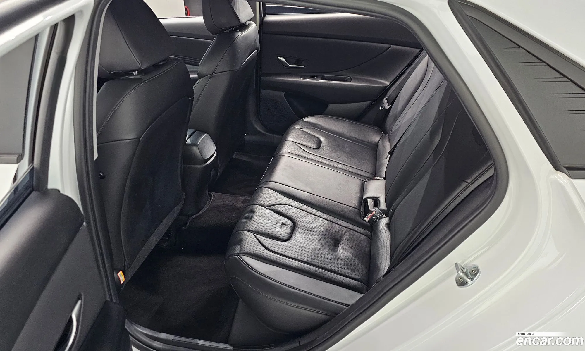 Hyundai Elantra 2022 — 4