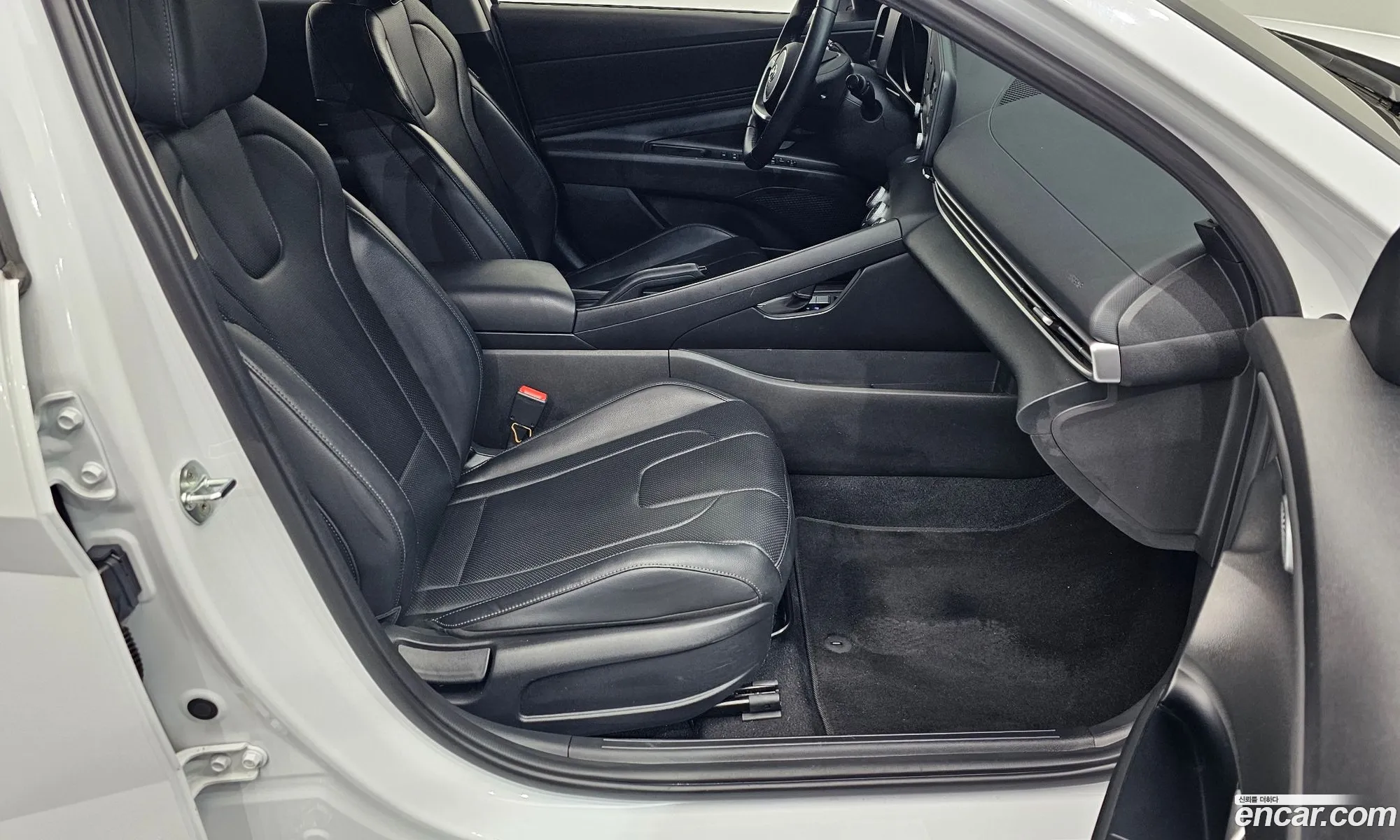 Hyundai Elantra 2022 — 21