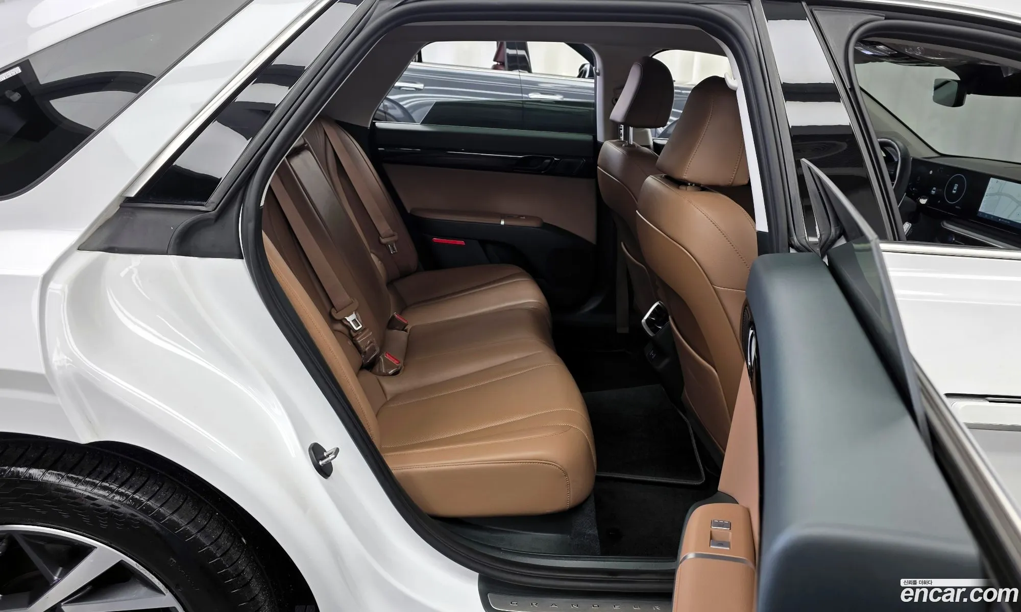 Hyundai Grandeur 2023 — 13