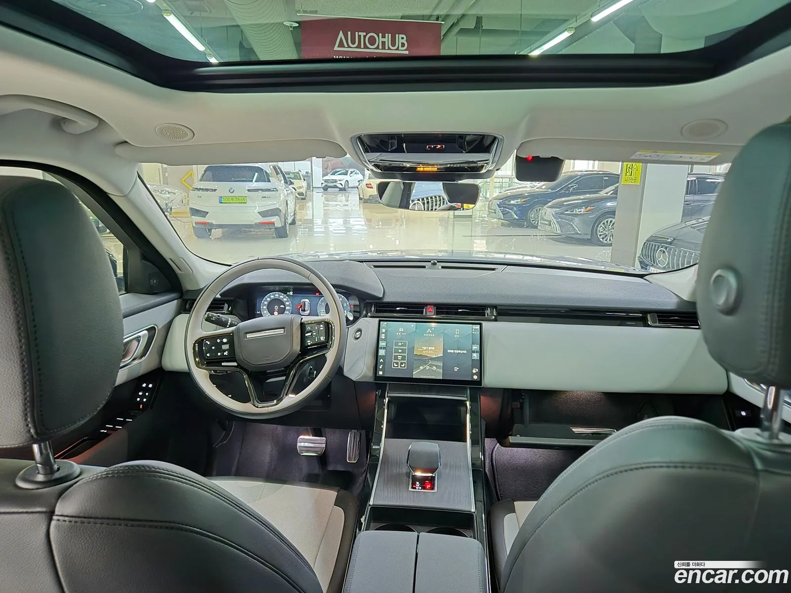 Land Rover Range Rover Velar 2025 — 9