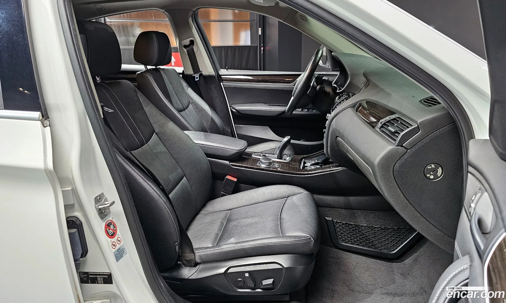 BMW X4 2017 WBAXX1108H0T37412 — 17