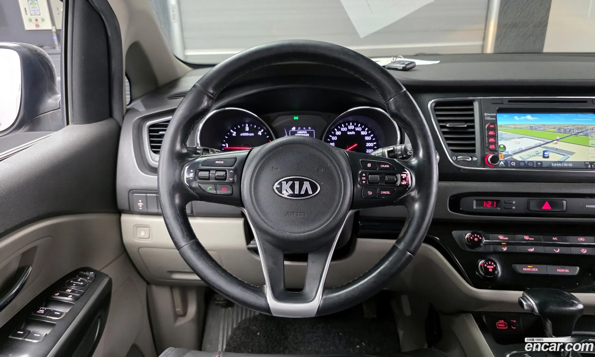 Kia Carnival 2016 — 11