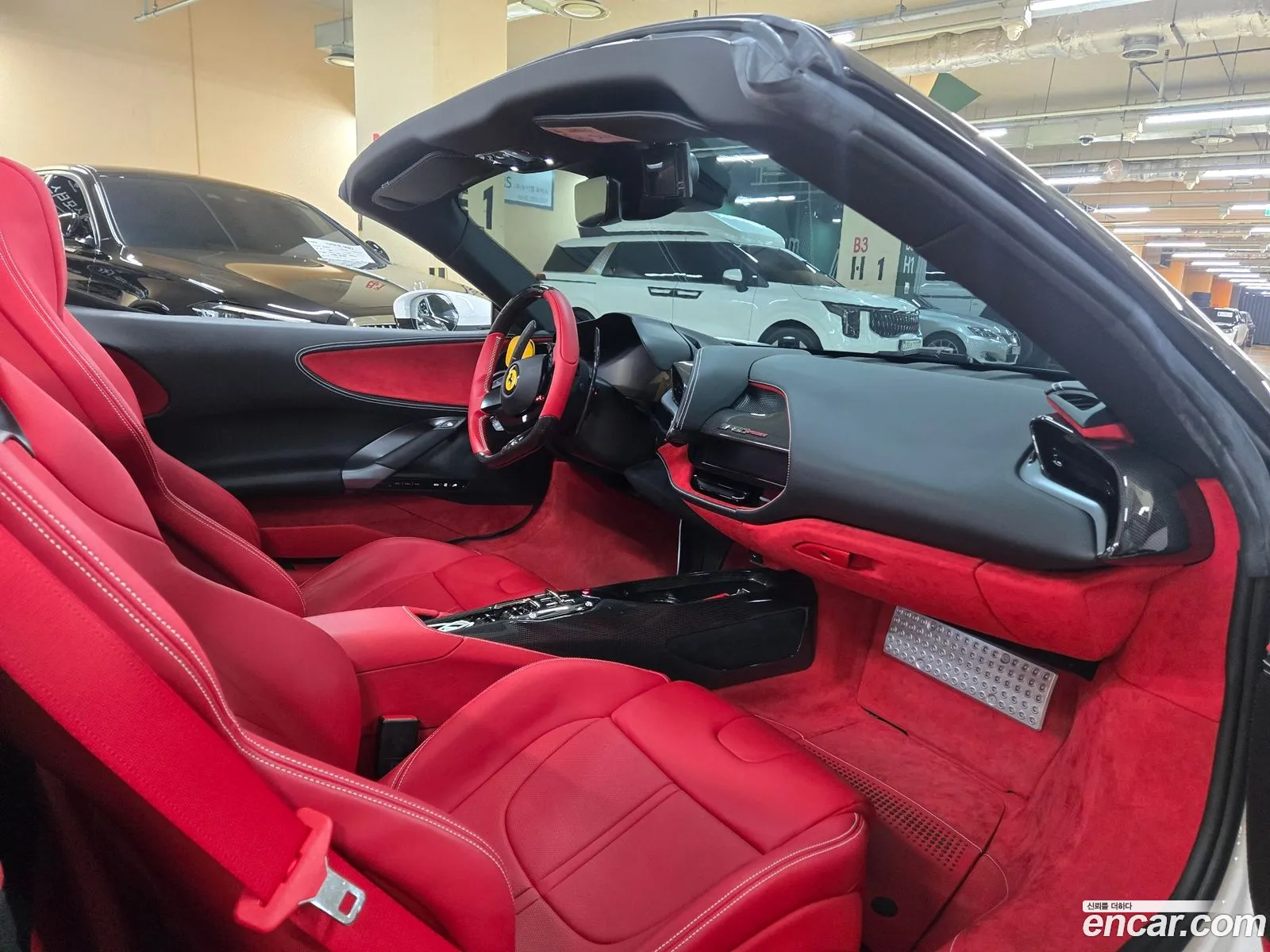 Ferrari SF90 Spider 2023 — 18