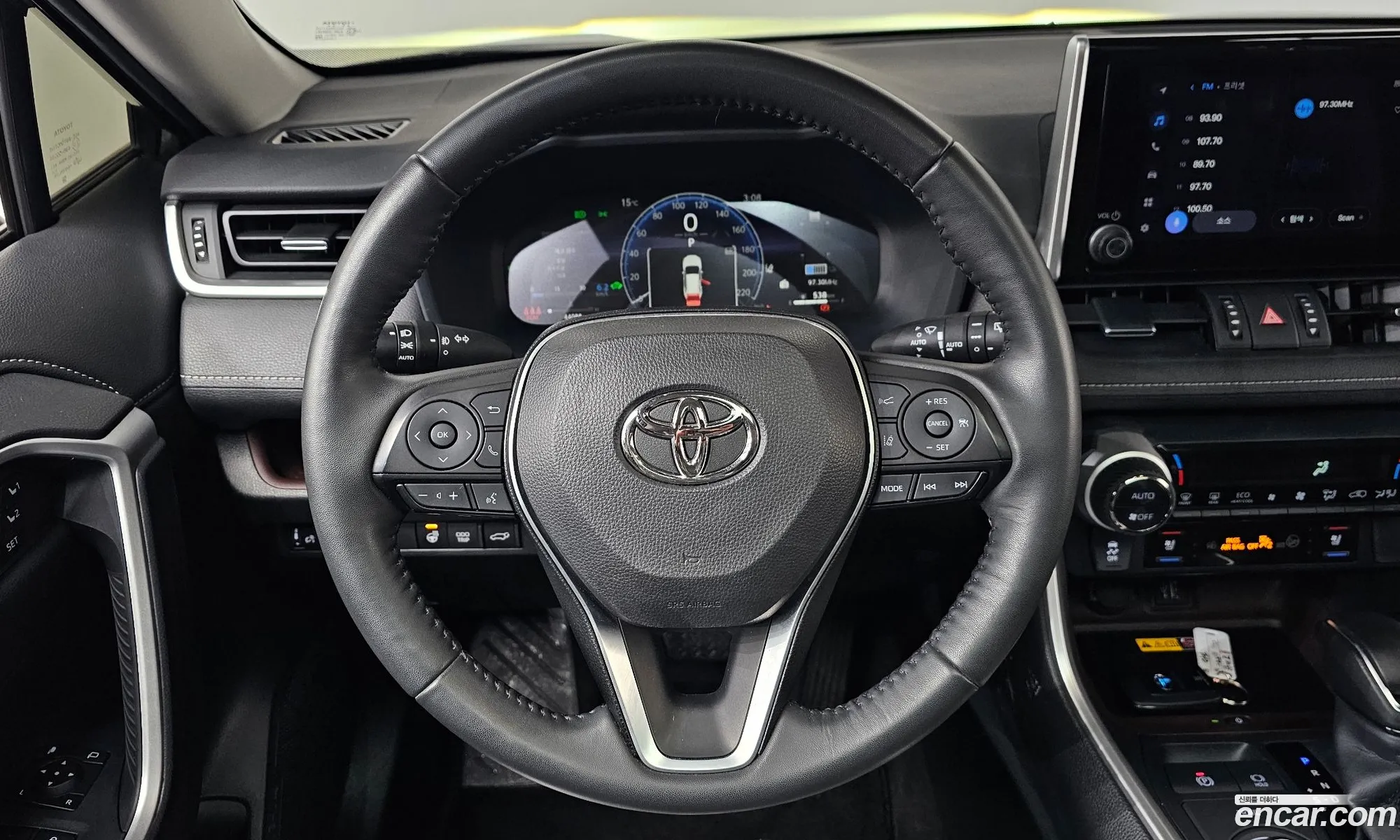 Toyota RAV4 2024 — 8