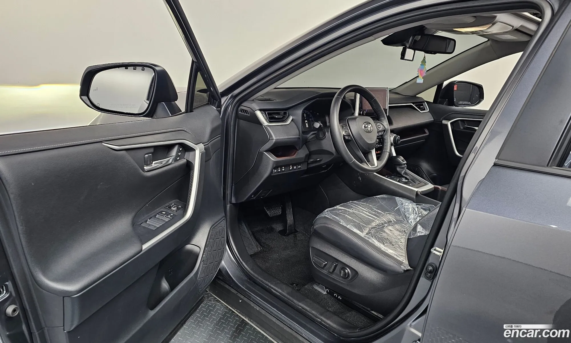Toyota RAV4 2024 — 10
