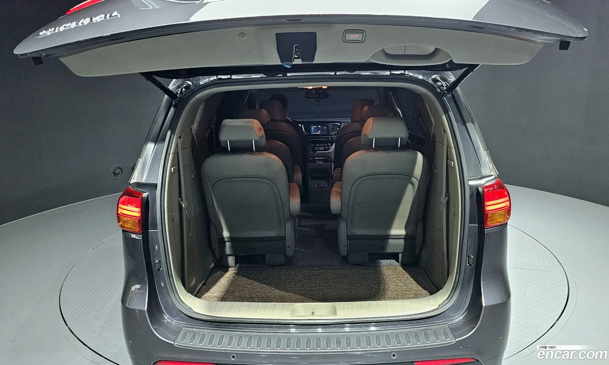Kia Carnival 2016 — 15