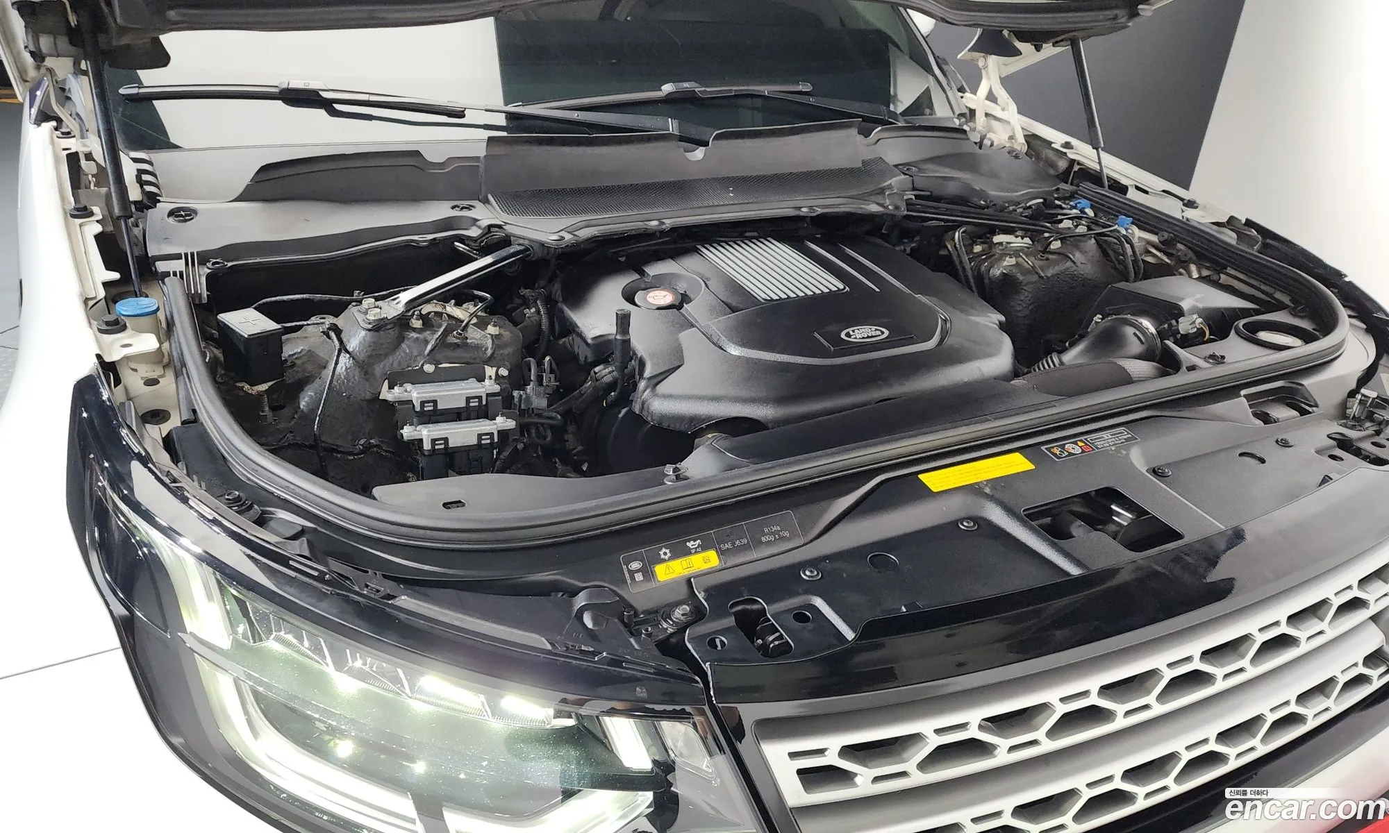 Land Rover Discovery 5 2017 SALRA2BK3HA031918 — 2