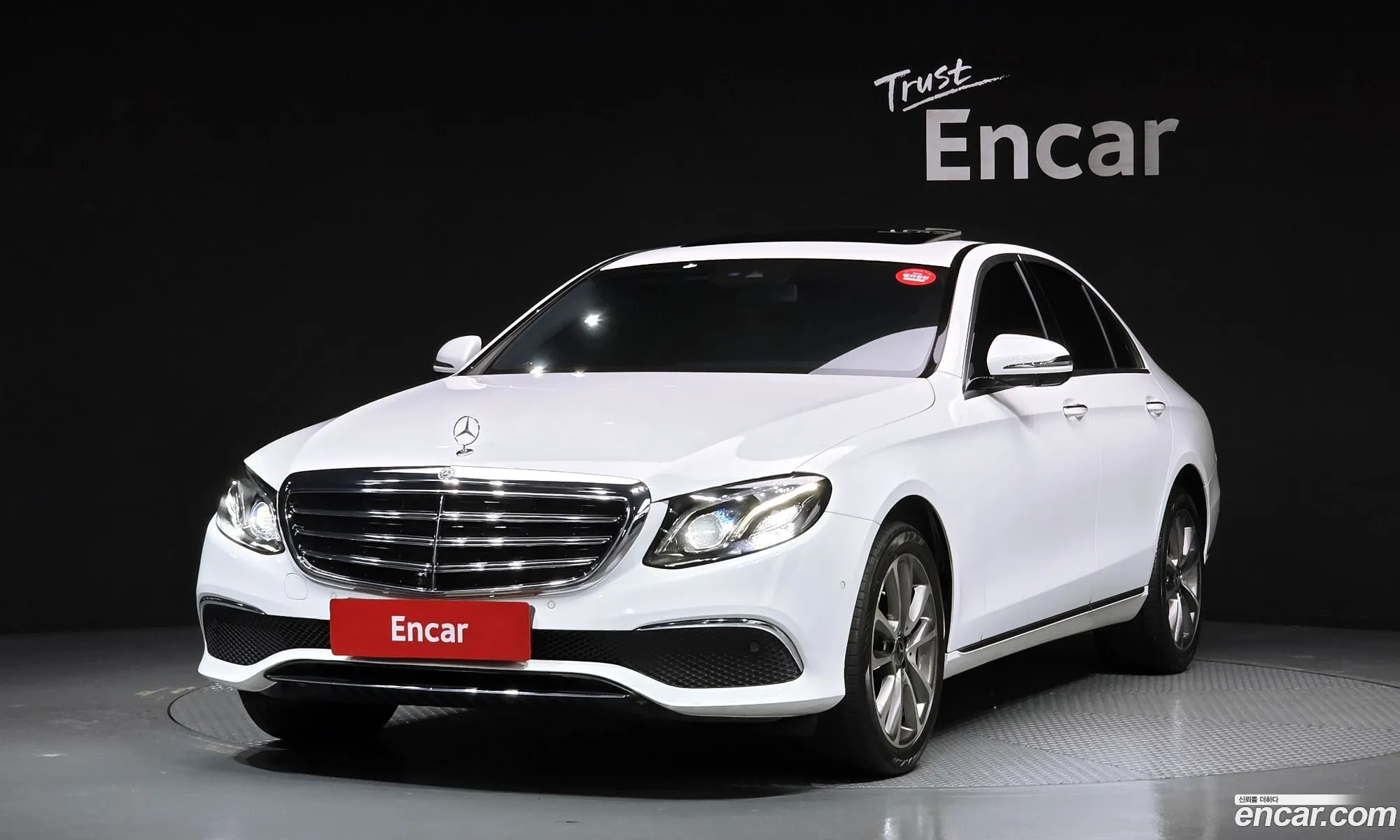 Mercedes-Benz E-Class W213 2018 WDDZF4JB7JA343077 — 17