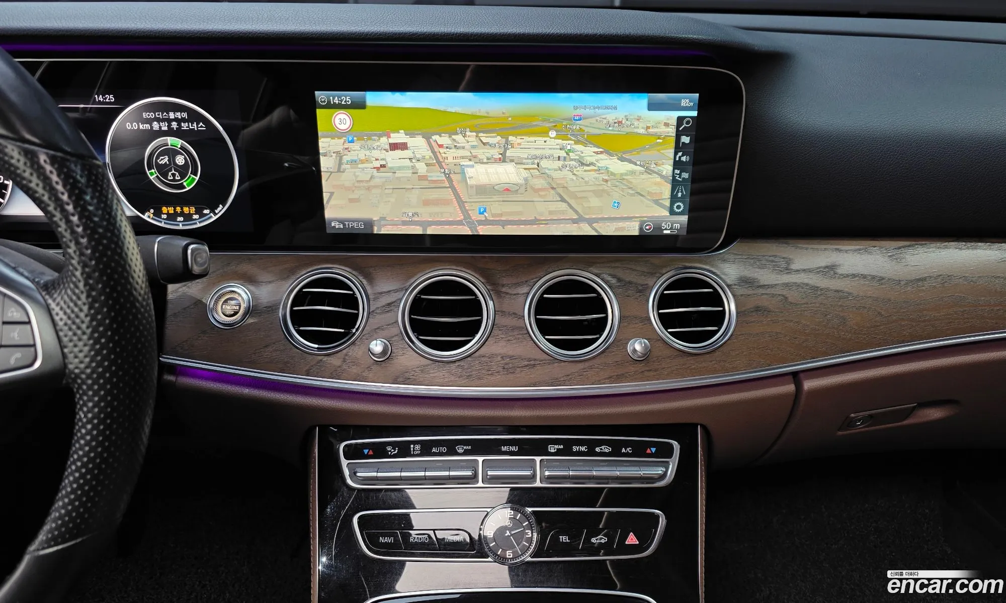 Mercedes-Benz E-Class W213 2018 WDDZF4JB7JA343077 — 11