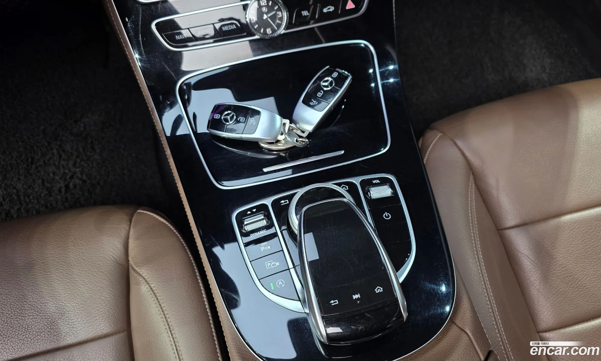 Mercedes-Benz E-Class W213 2018 WDDZF4JB7JA343077 — 19