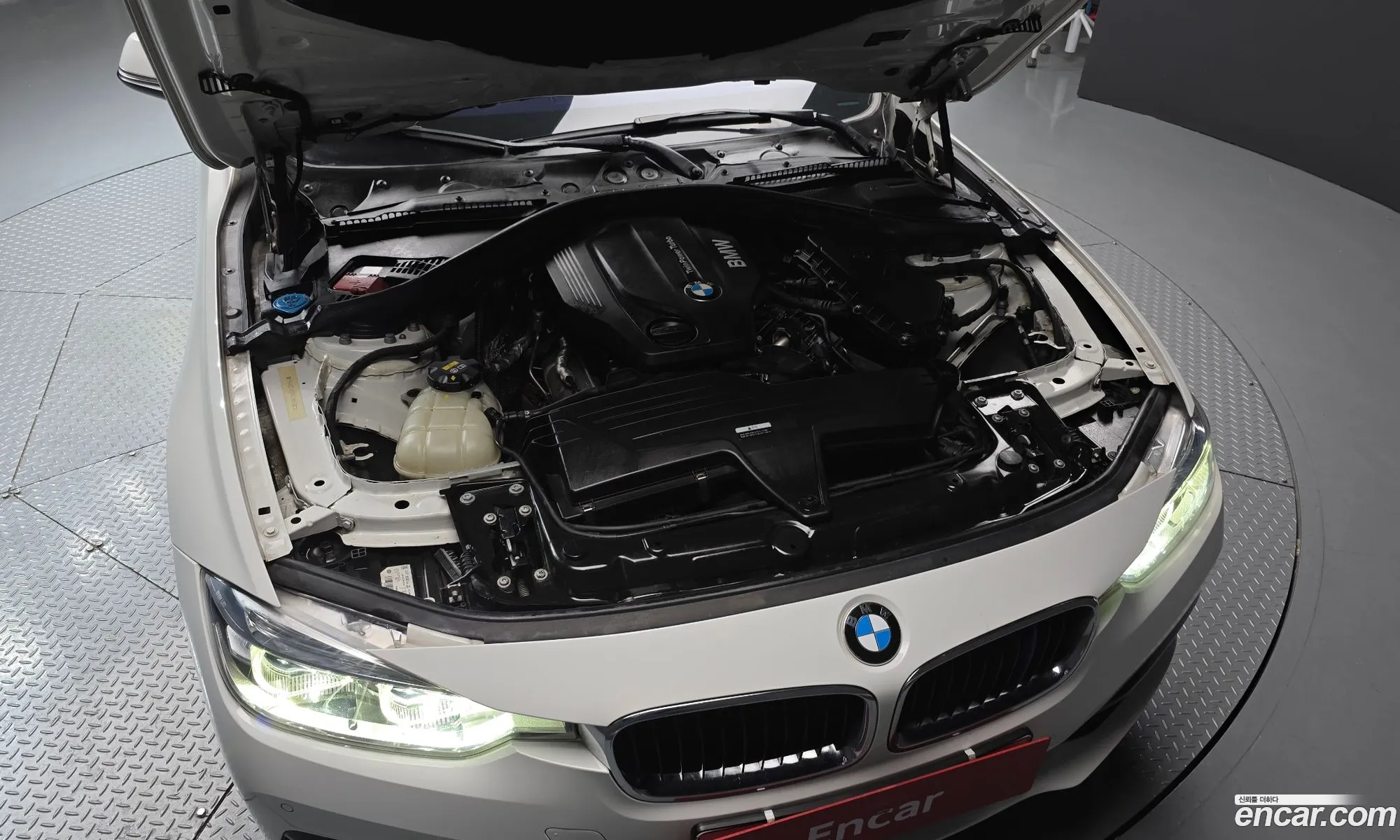 BMW 3 Series 2018 WBA8C5102JK734728 — 5