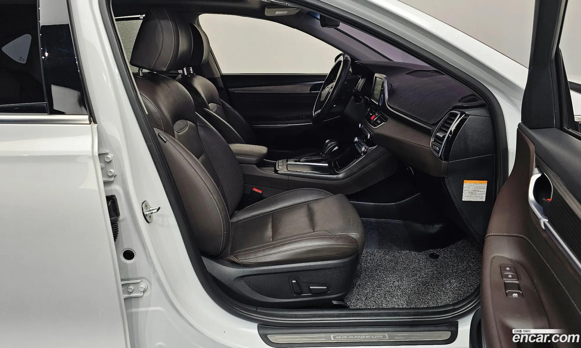 Hyundai Grandeur IG Hybrid 2017 — 13
