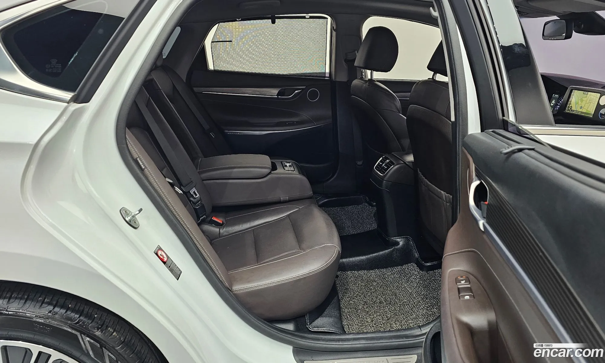 Hyundai Grandeur IG Hybrid 2017 — 4