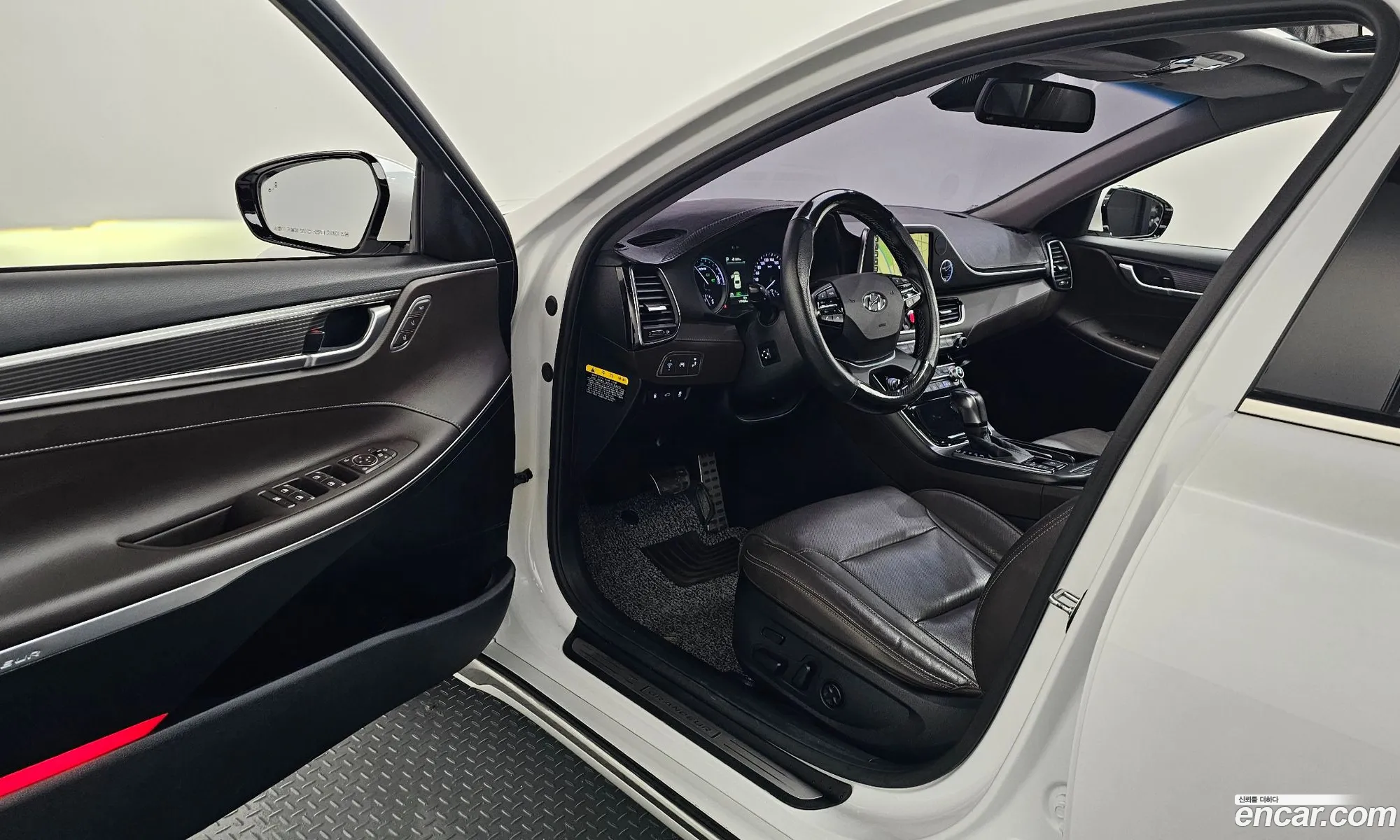 Hyundai Grandeur IG Hybrid 2017 — 16