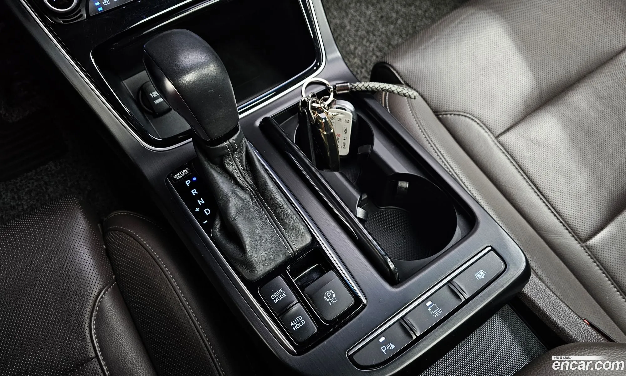 Hyundai Grandeur IG Hybrid 2017 — 18