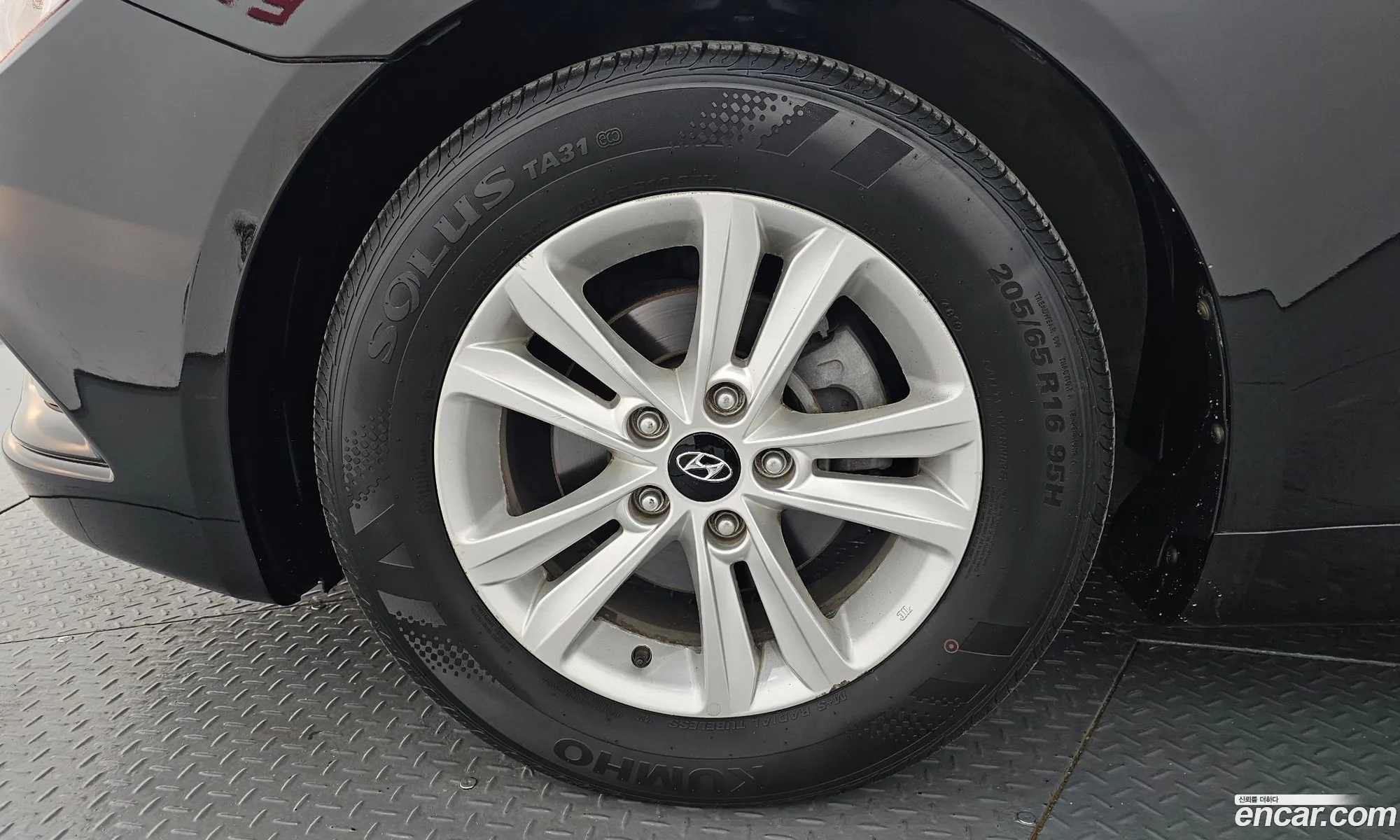 Hyundai YF Sonata 2012 — 10