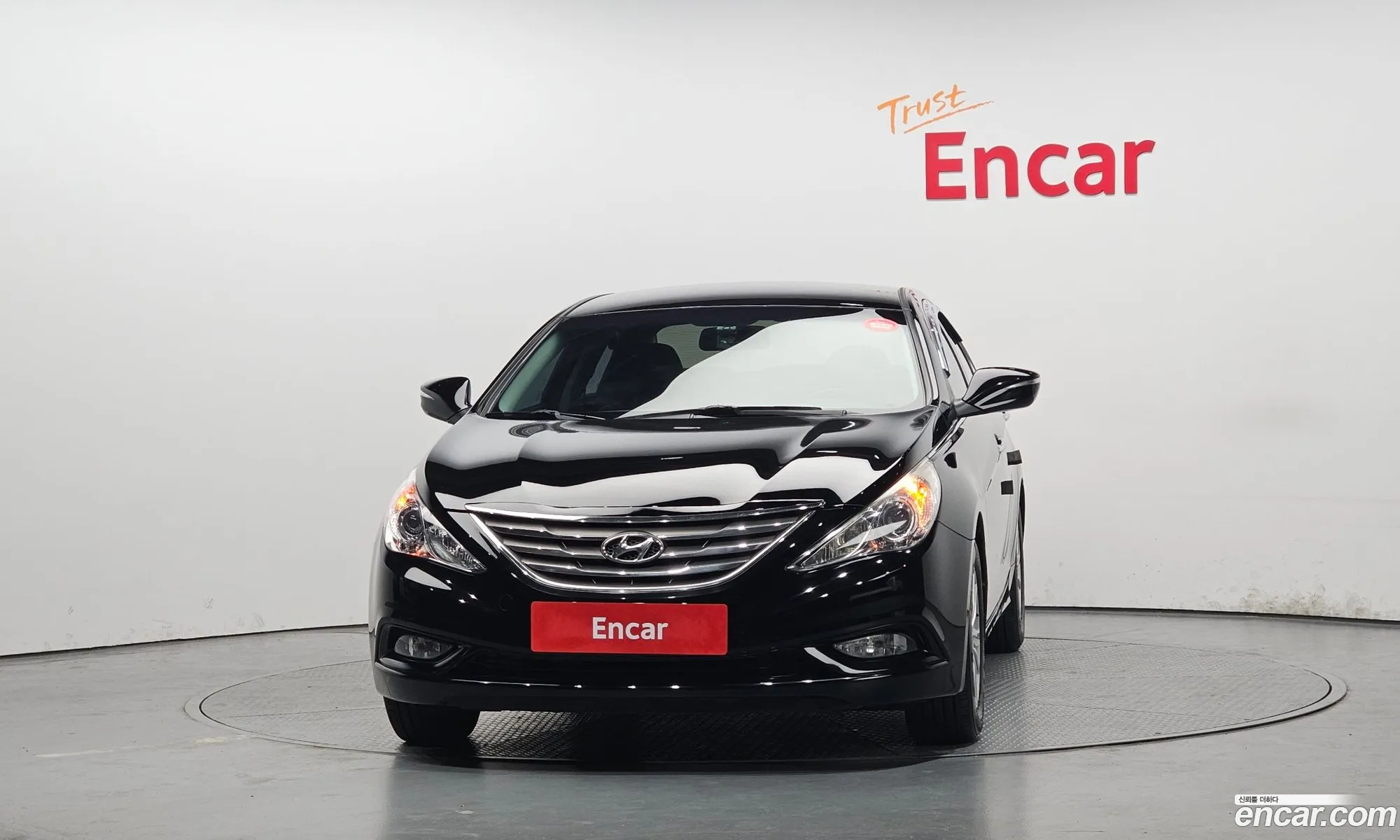 Hyundai YF Sonata 2012 — 12