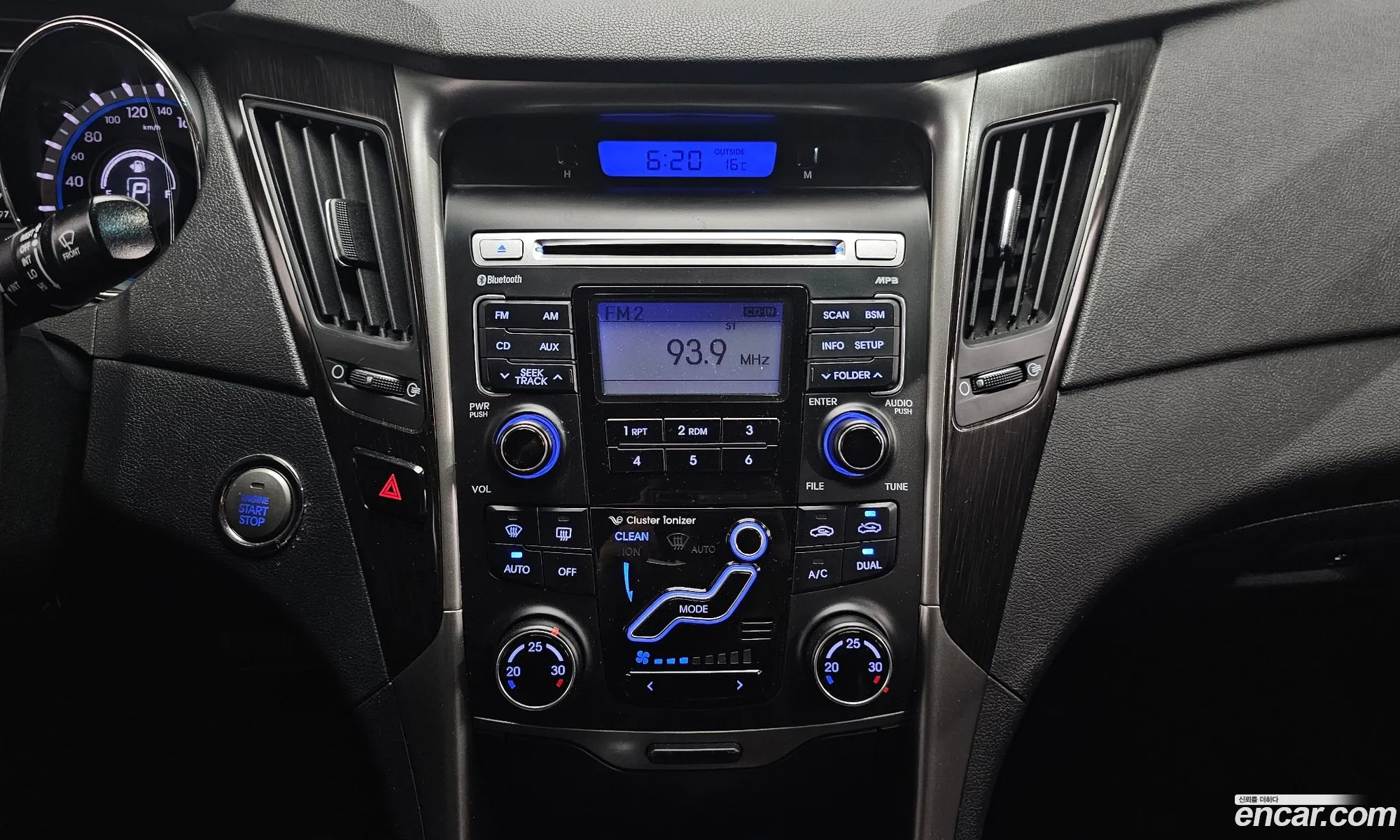 Hyundai YF Sonata 2012 — 19