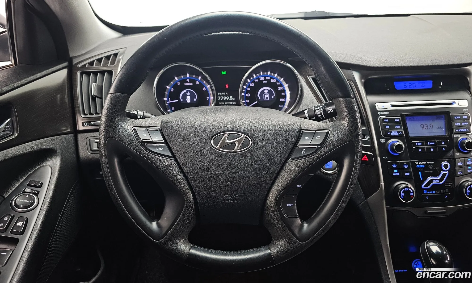Hyundai YF Sonata 2012 — 9