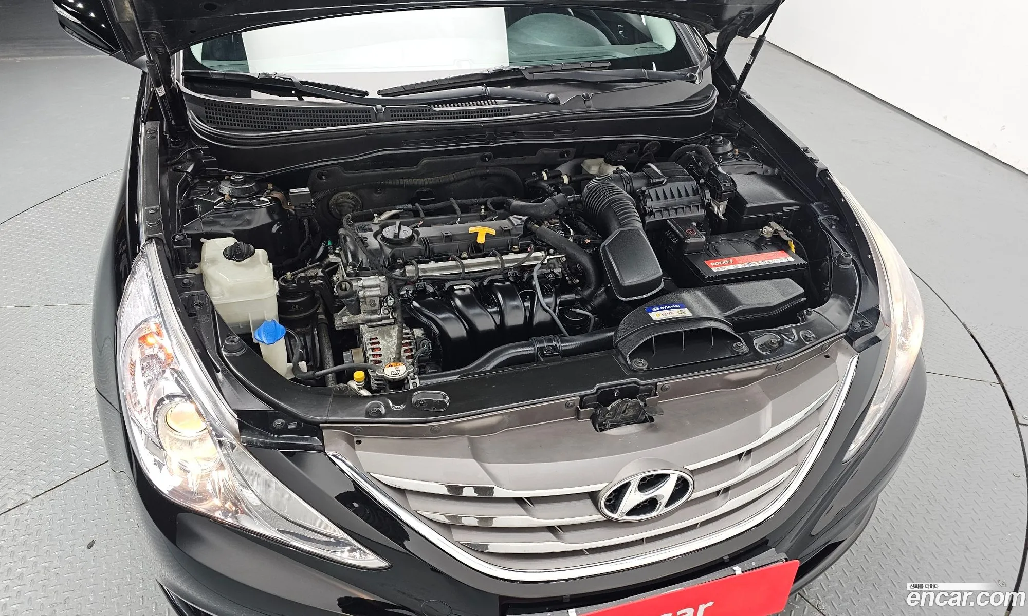 Hyundai YF Sonata 2012 — 16