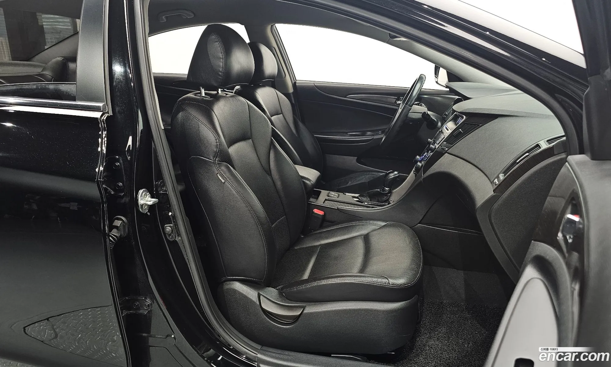 Hyundai YF Sonata 2012 — 6