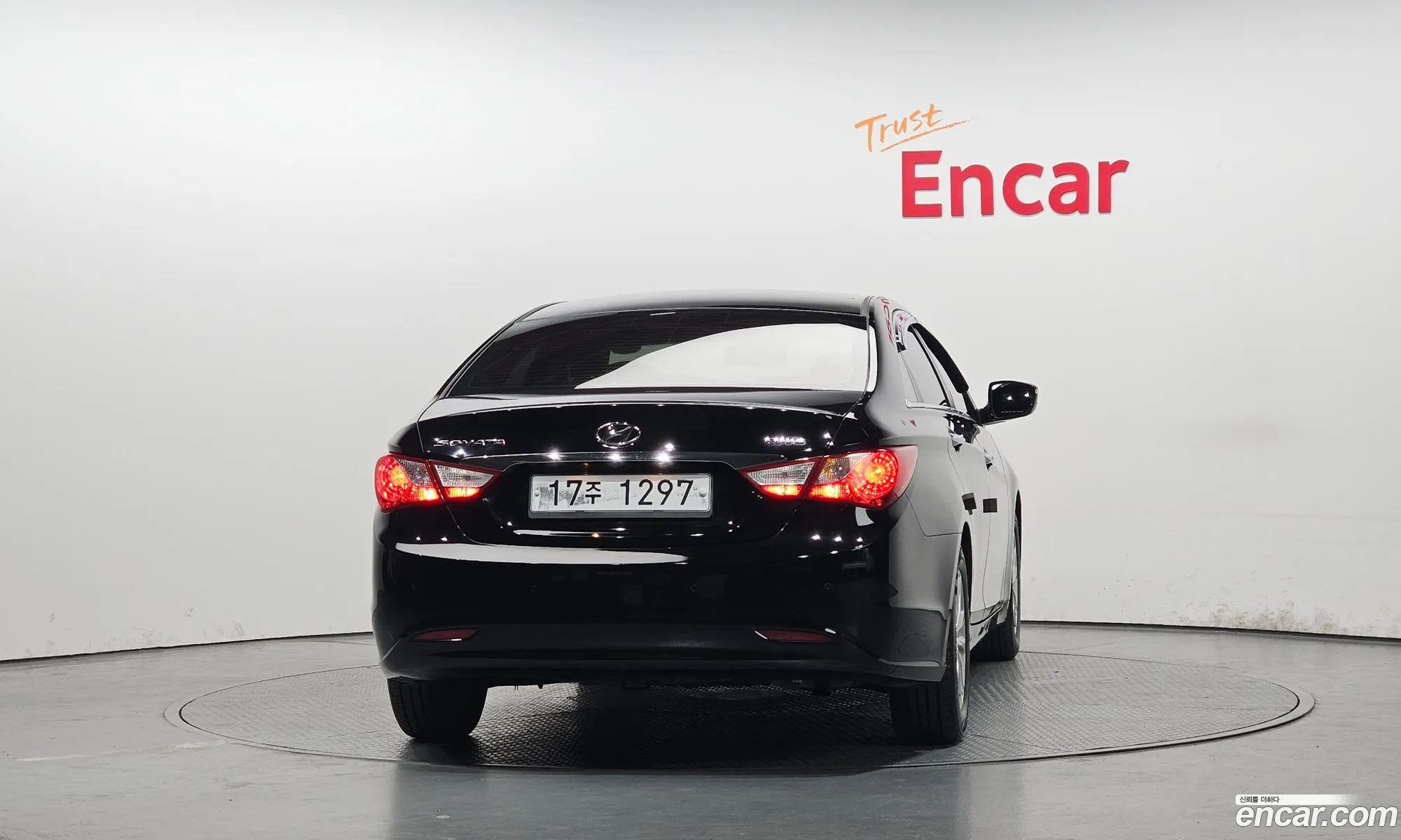 Hyundai YF Sonata 2012 — 15