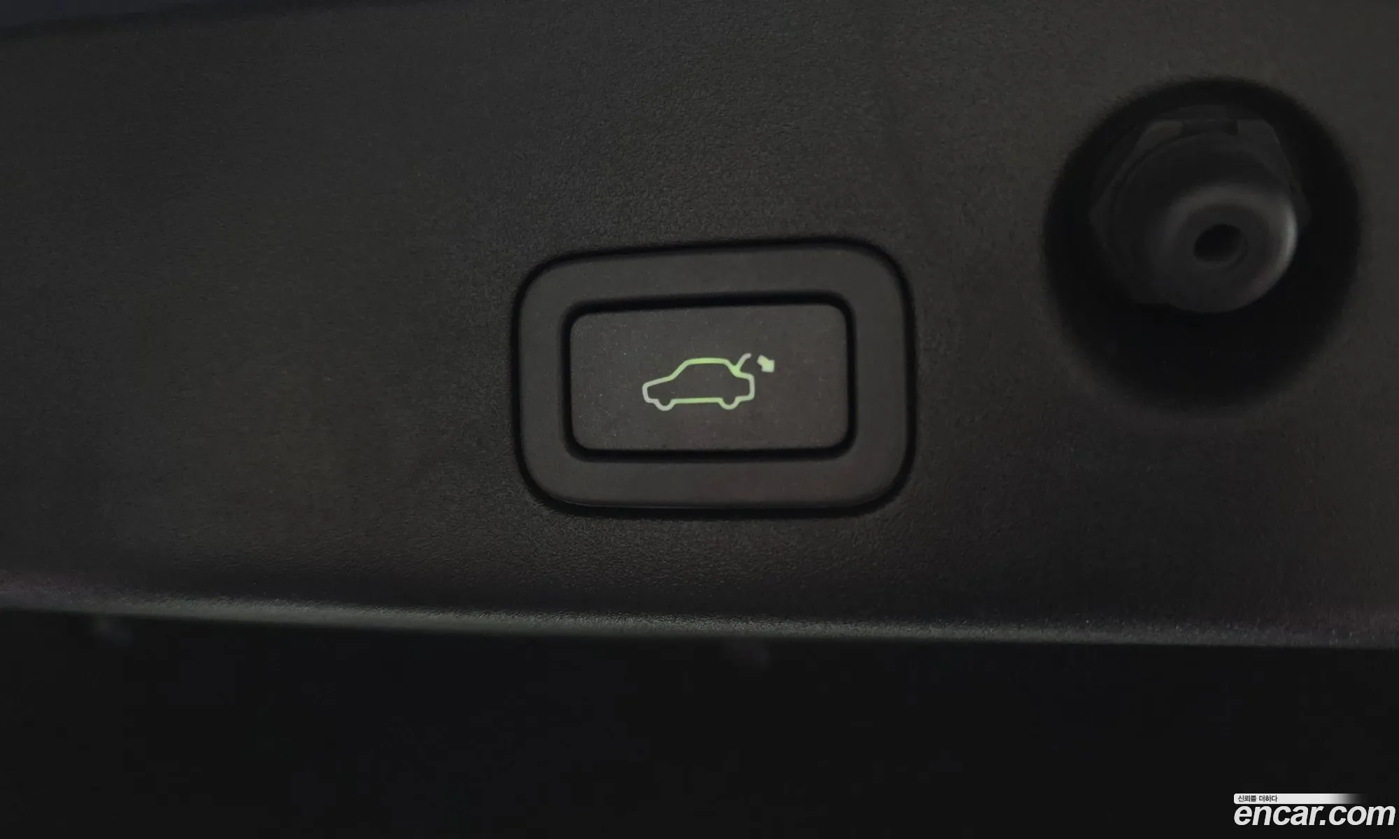 Jaguar XJ 2016 SAJAA10S9GPW01628 — 2