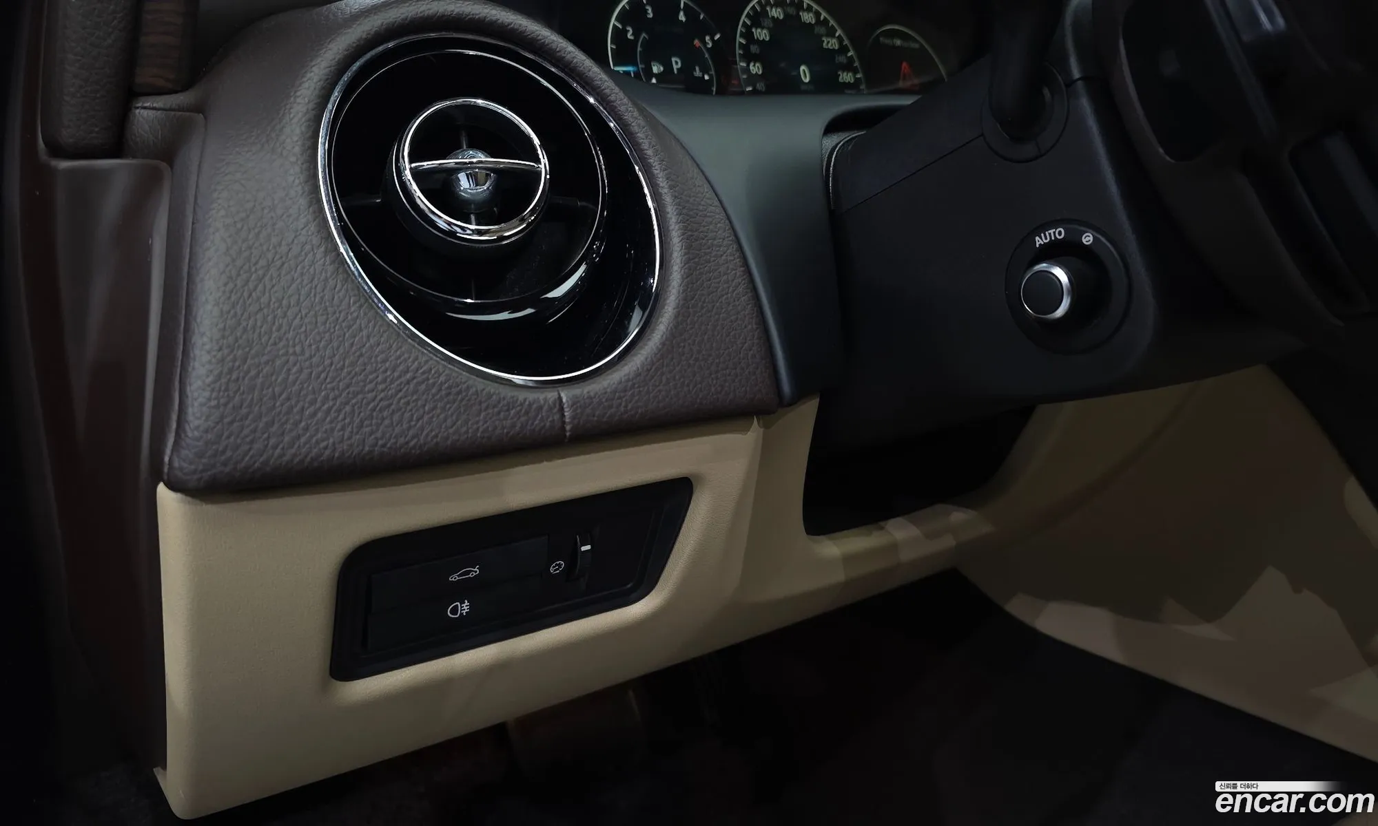 Jaguar XJ 2016 SAJAA10S9GPW01628 — 18