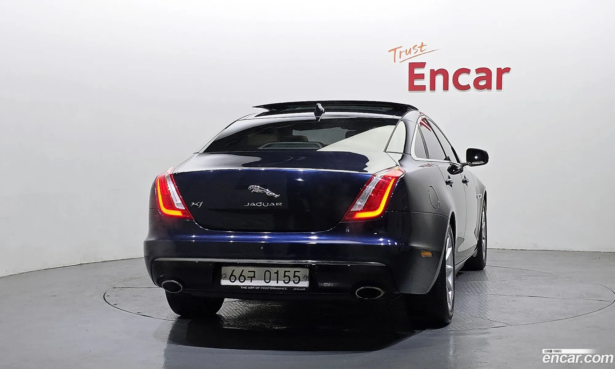 Jaguar XJ 2016 SAJAA10S9GPW01628 — 5