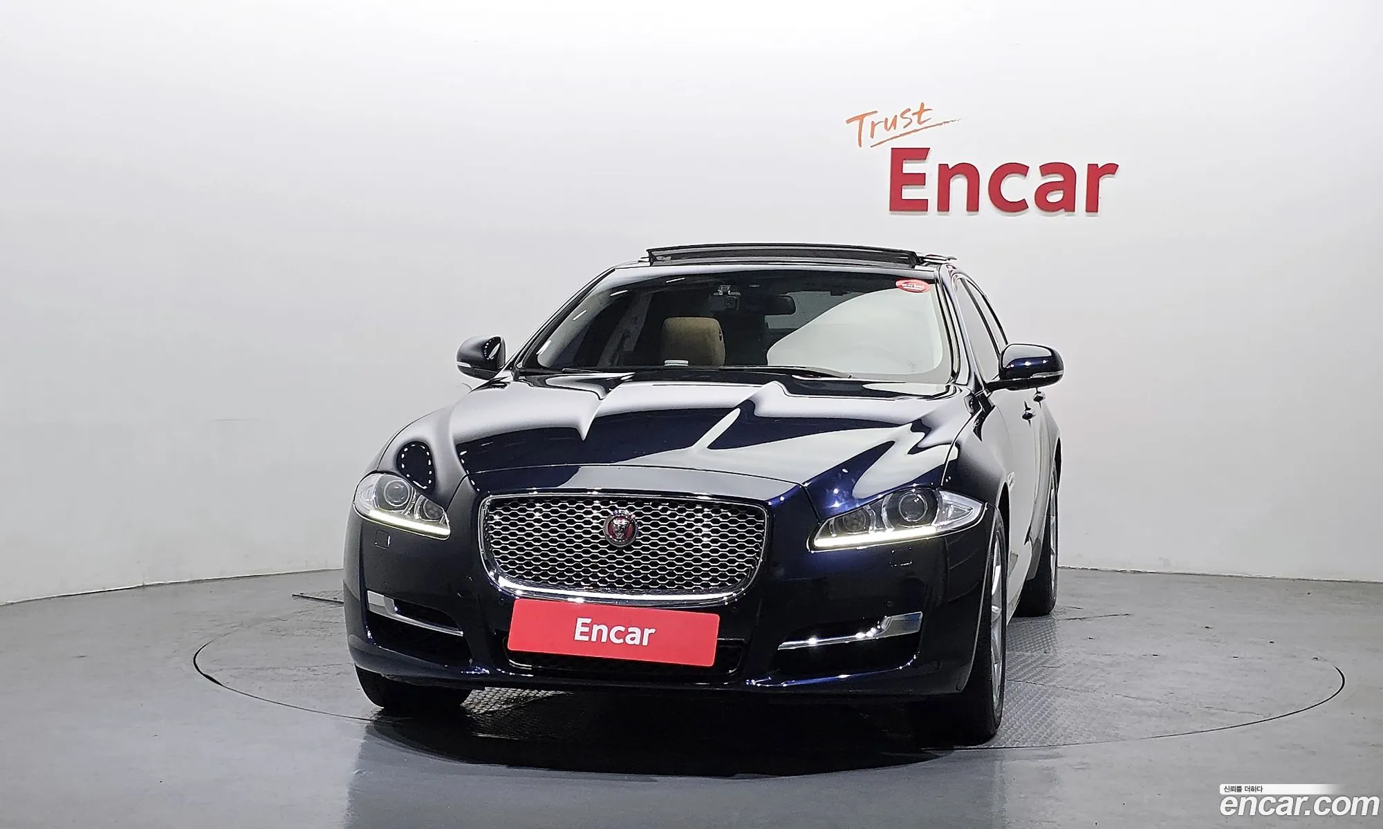Jaguar XJ 2016 SAJAA10S9GPW01628 — 15