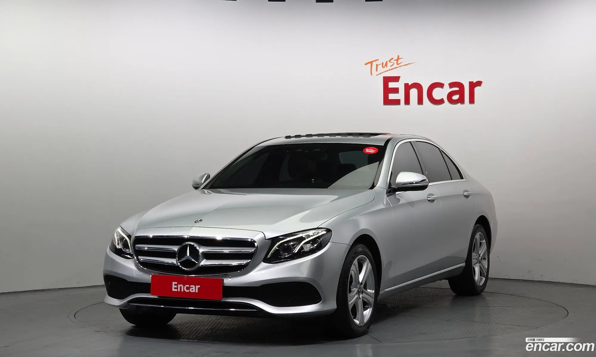 Mercedes-Benz E-Class W213 2018 WDDZF0FB1JA456220 — 14