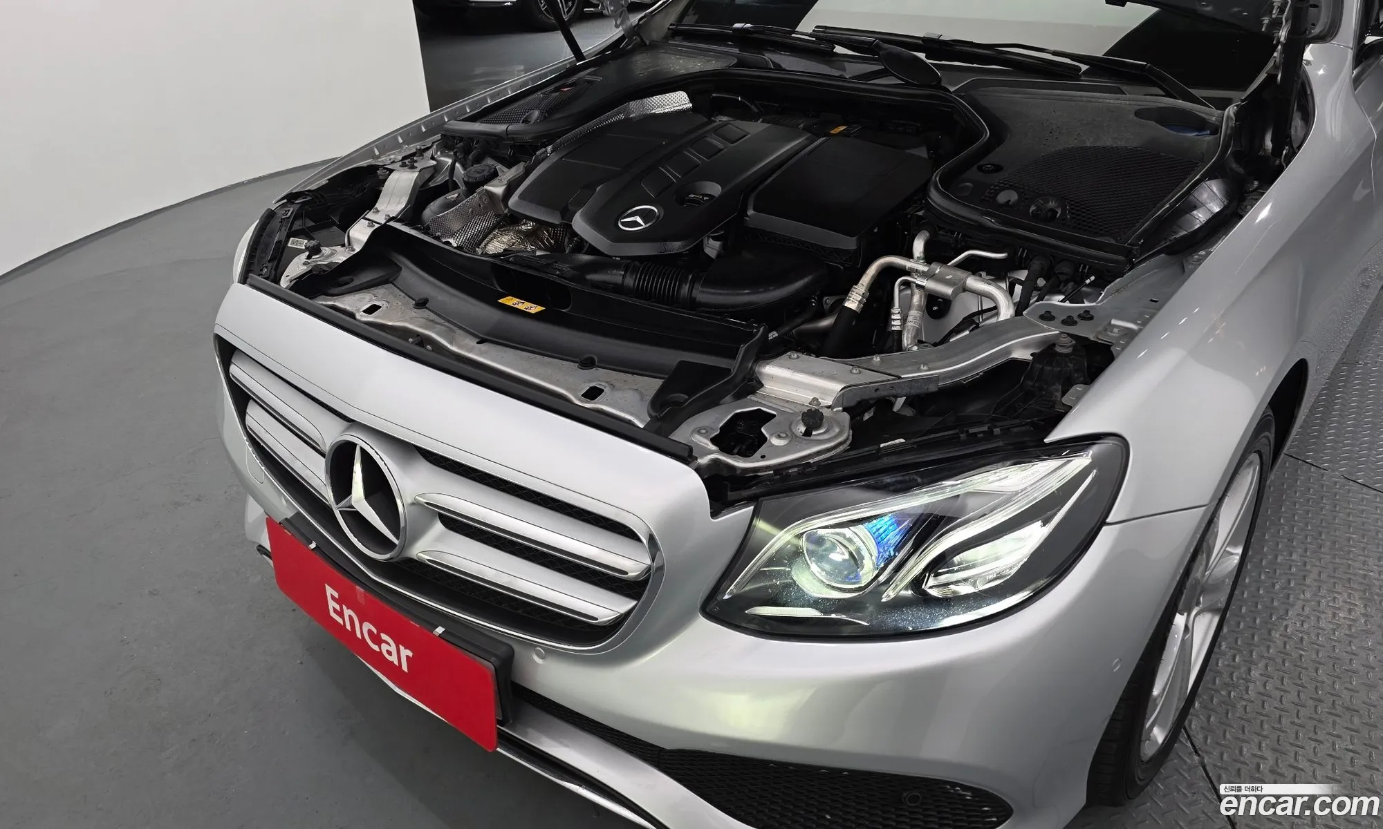 Mercedes-Benz E-Class W213 2018 WDDZF0FB1JA456220 — 20