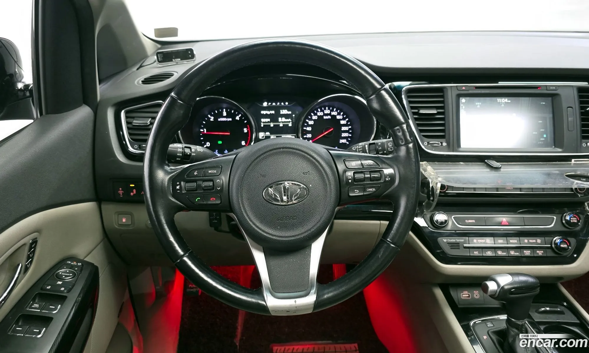 Kia Carnival 2015 — 2