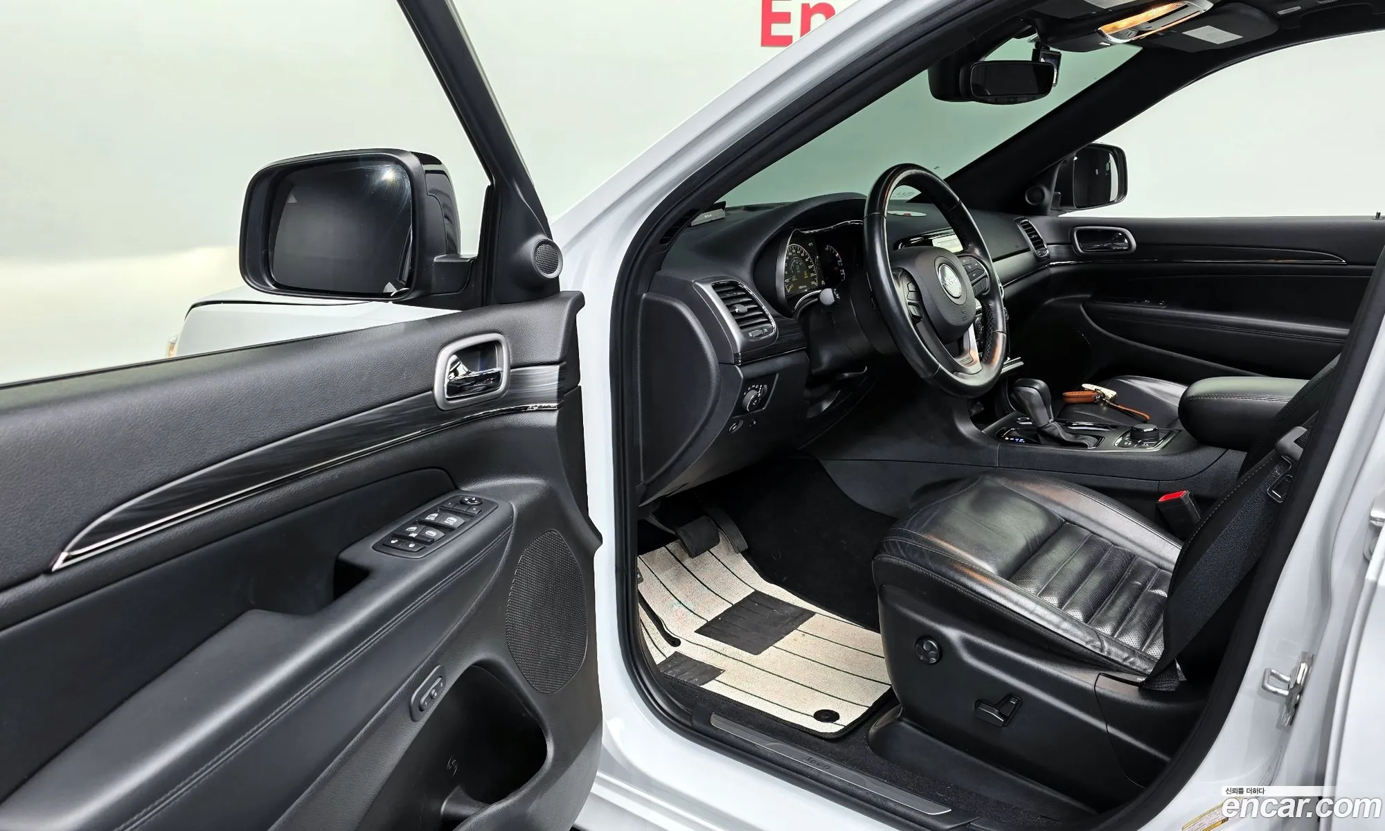 Jeep Grand Cherokee 2020 — 14